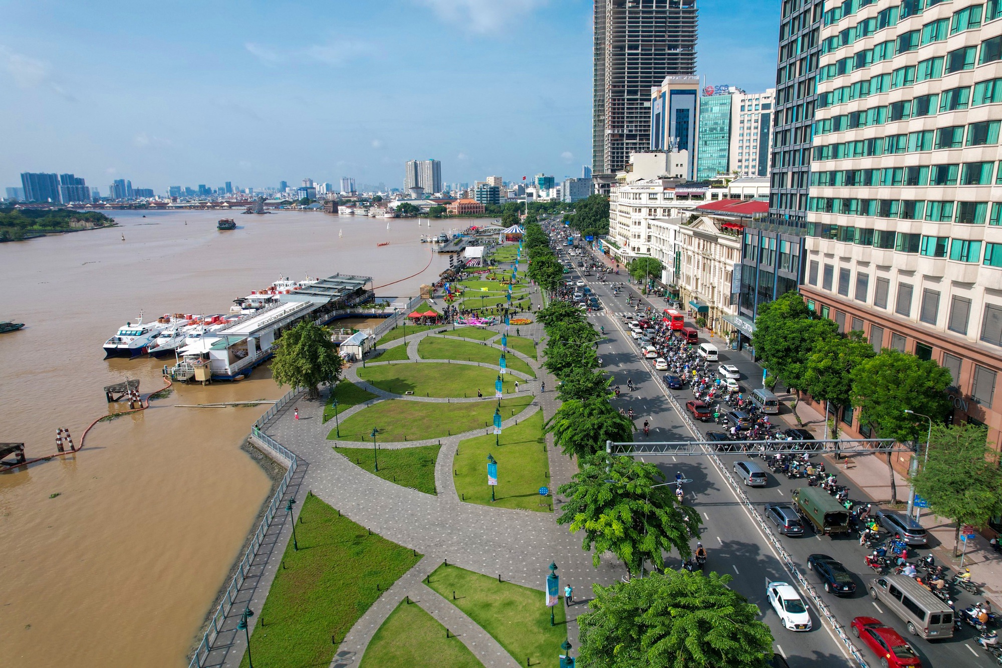 Diện mạo sông Sài Gòn lung linh chưa từng có tại Lễ hội sông nước - Ảnh 2.