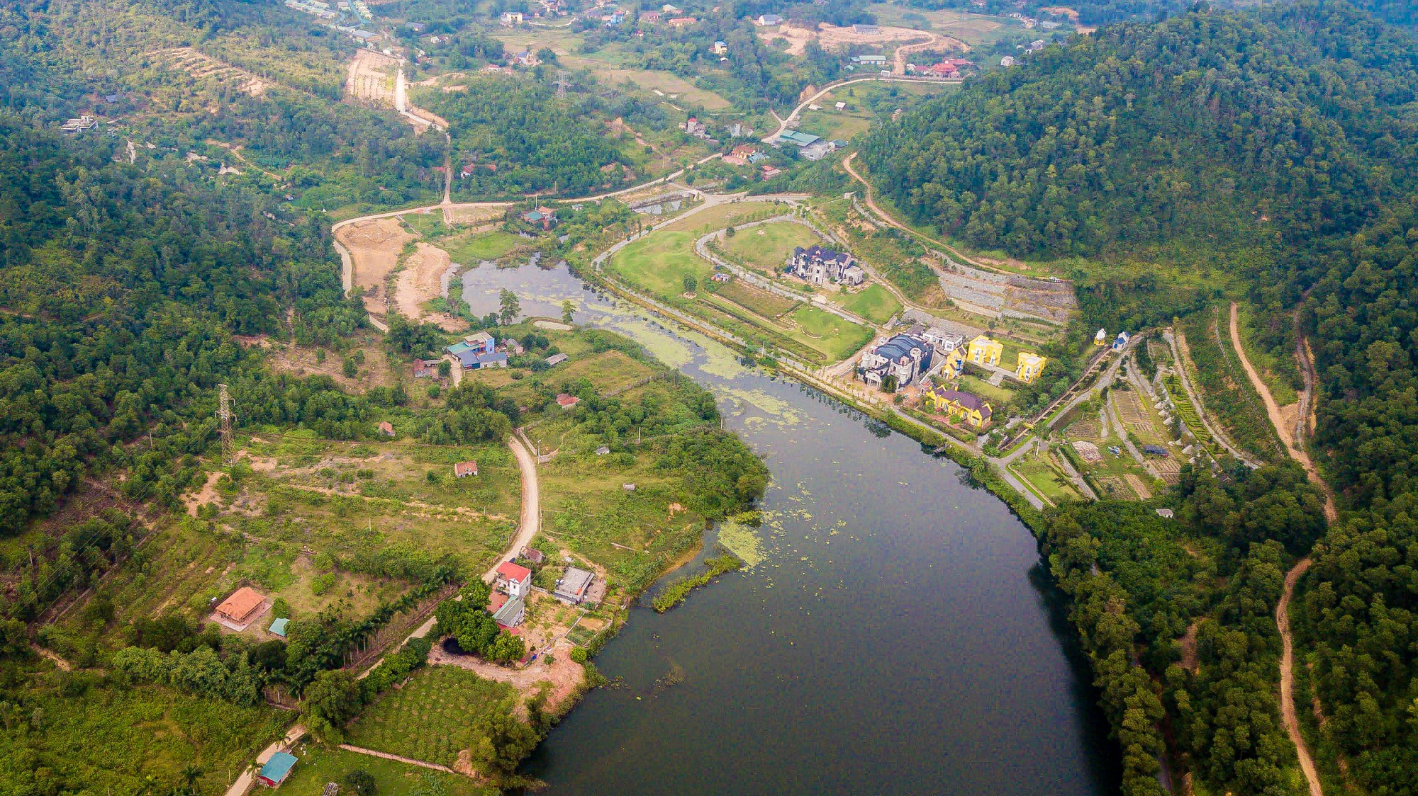 Cận cảnh khu hồ Đồng Đò ở Sóc Sơn sau 4 năm có kết luận thanh tra - Ảnh 4.