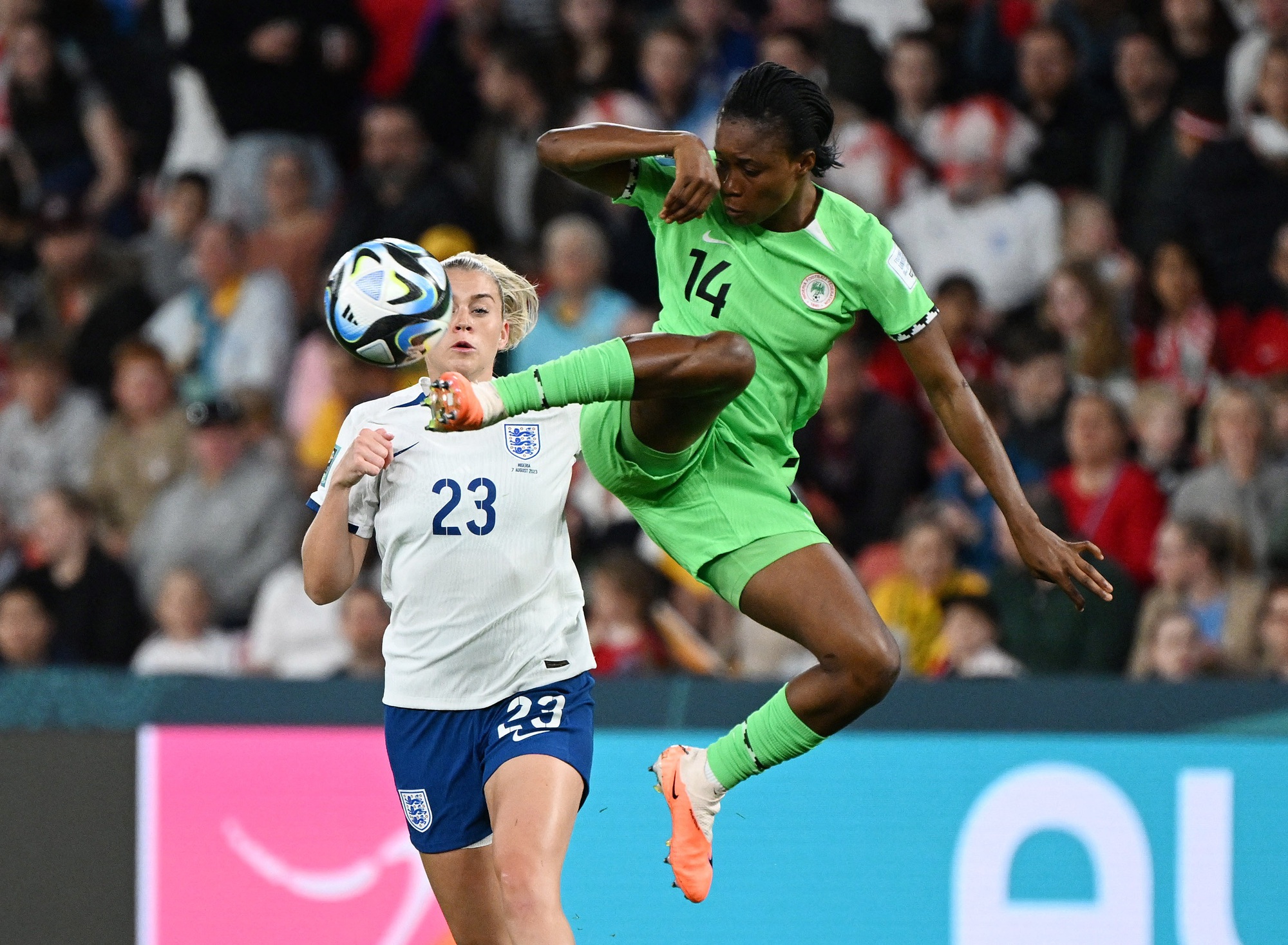 World Cup nữ: Học tuyển Anh cách sút bóng từ chấm 11m - Ảnh 1.