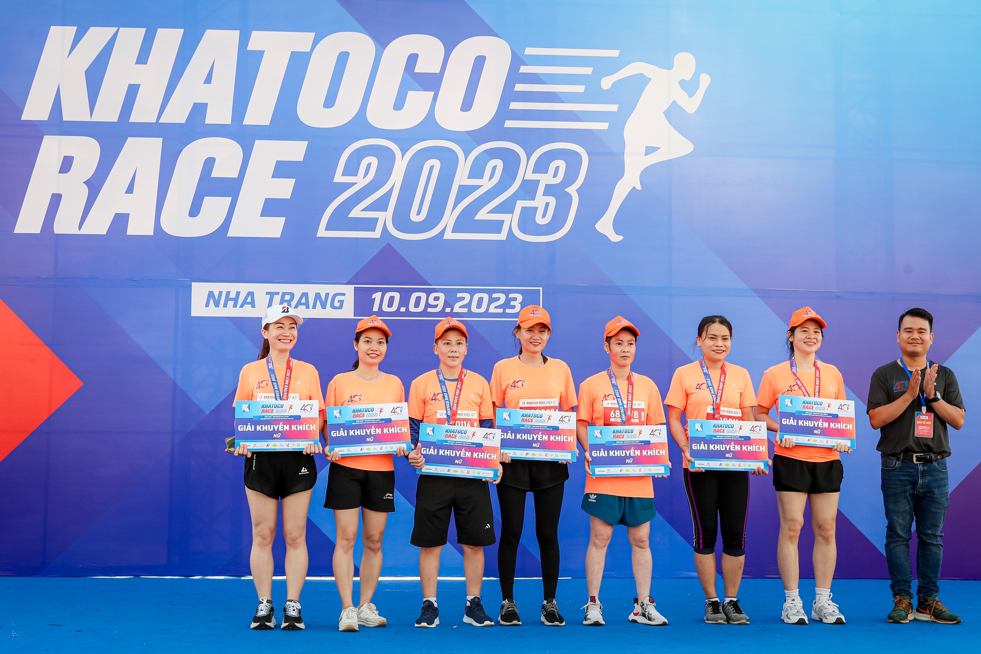 Giải chạy Khatoco Race 2023 thu hút hơn 1.300 vận động viên - Ảnh 8.