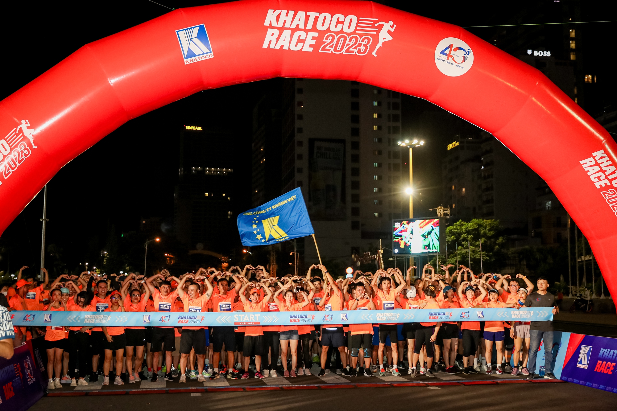 Giải chạy Khatoco Race 2023 thu hút hơn 1.300 vận động viên - Ảnh 2.