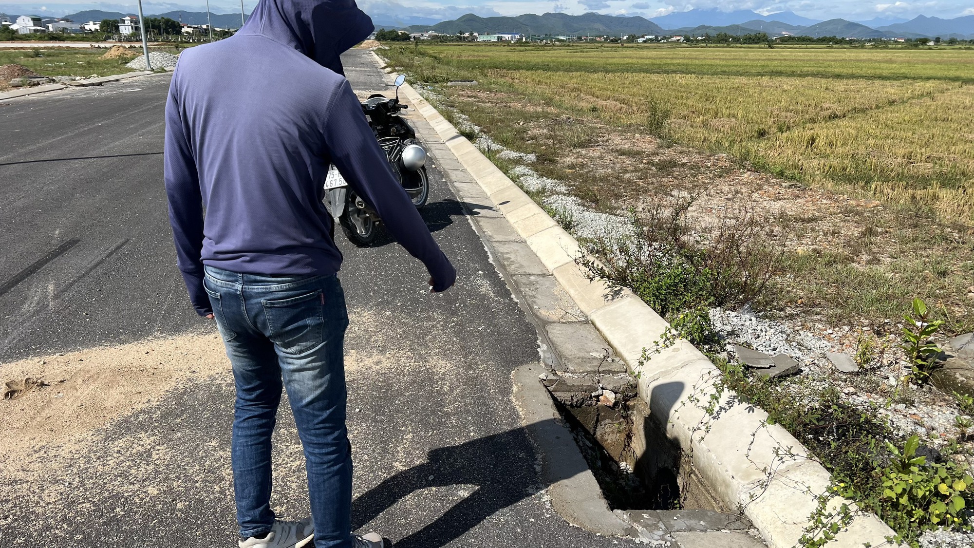 Trộm cắp hoành hành, đơn vị thi công chỉ biết tháo thiết bị đã lắp đi cất