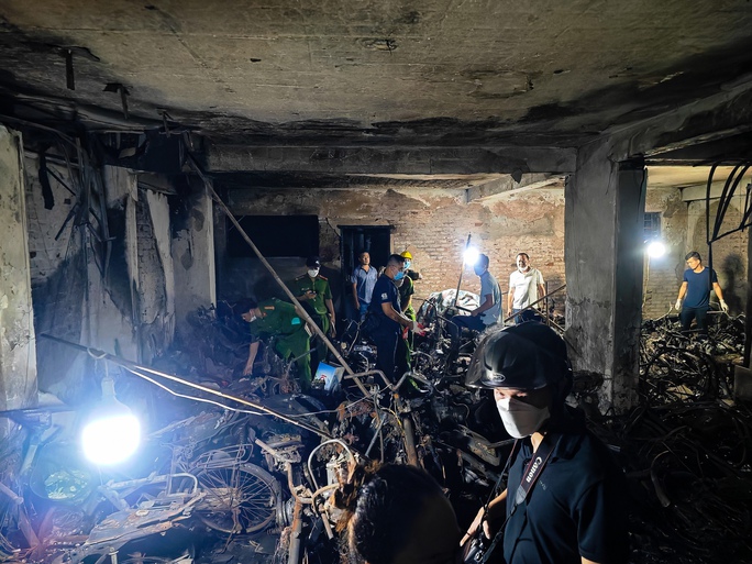 Vụ cháy chung cư mini: Xác định 56 người tử vong - Ảnh 1.