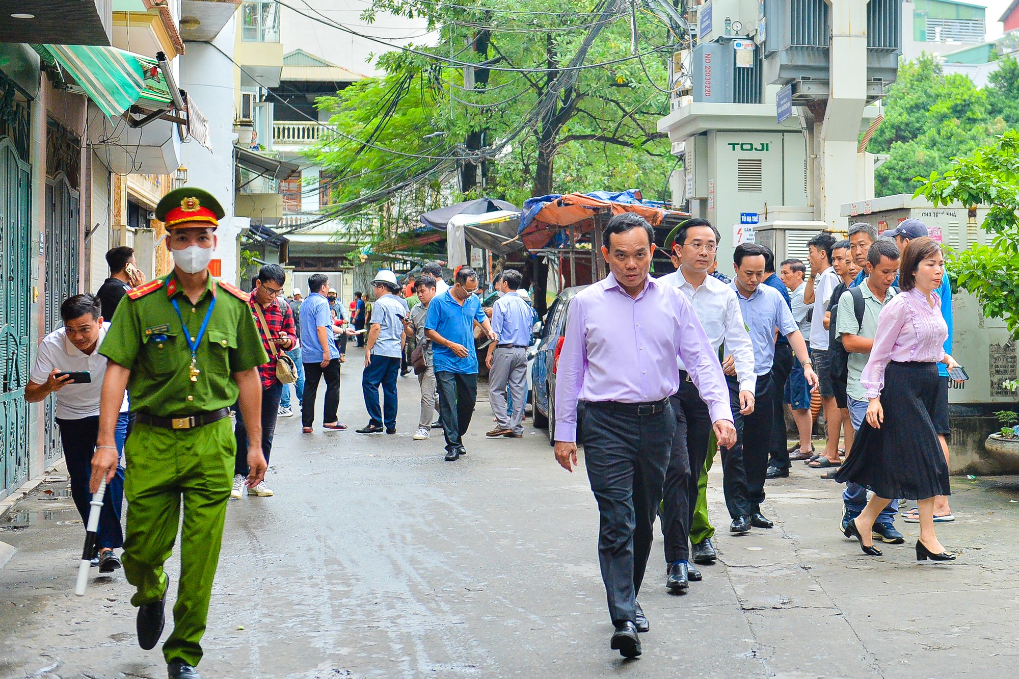 Bí thư Hà Nội, Phó Thủ tướng đến hiện trường chỉ đạo khắc phục hậu quả vụ cháy chung cư mini - Ảnh 2.