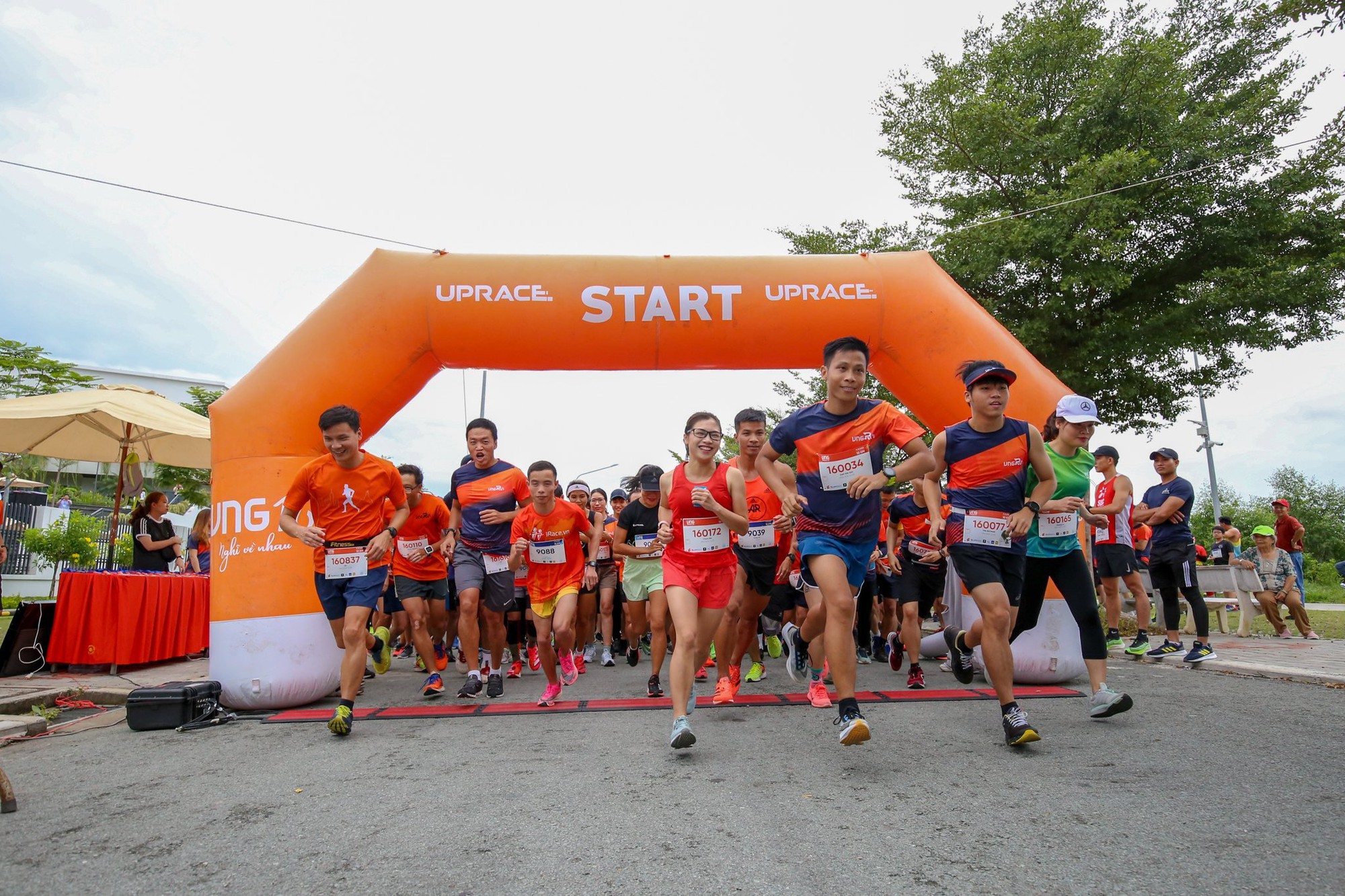 Uprace topluluk koşu projesinin 2023'te başlatılması - Fotoğraf 1. Khởi động dự án chạy bộ vì cộng đồng Uprace năm 2023 - Ảnh 1.