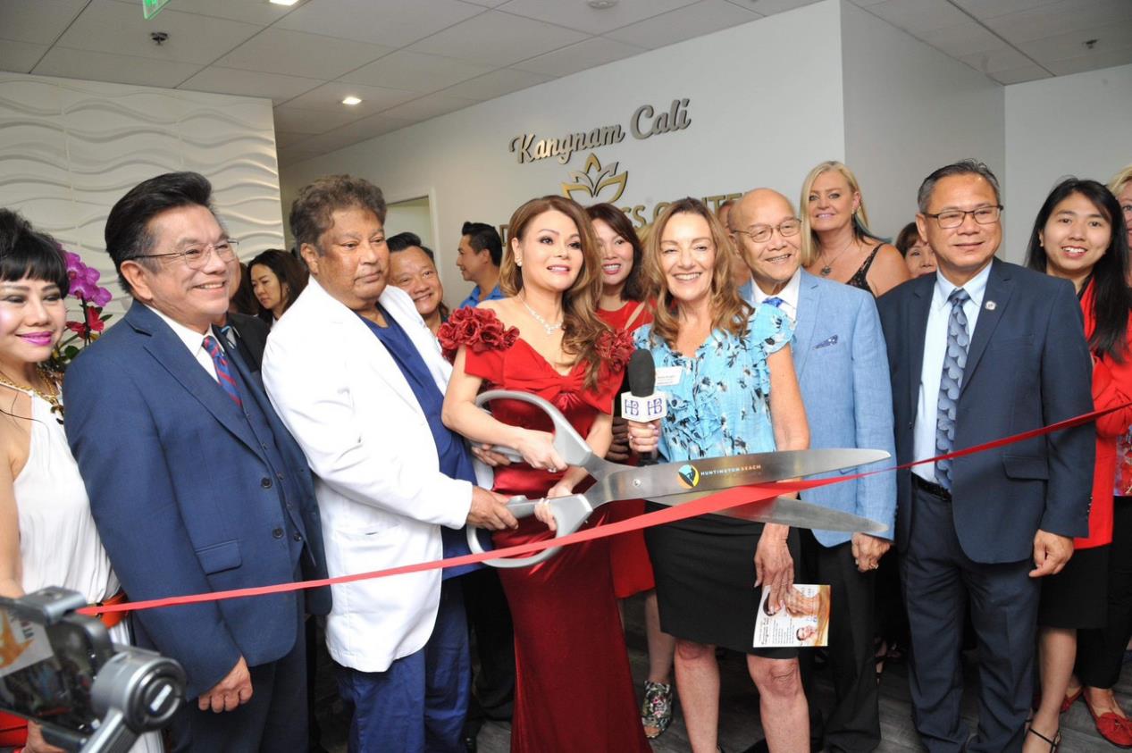 Pembukaan Salon Kecantikan Kangnam Cali - Foto 1. Khai trương Thẩm mỹ viện Kangnam Cali - Ảnh 1.