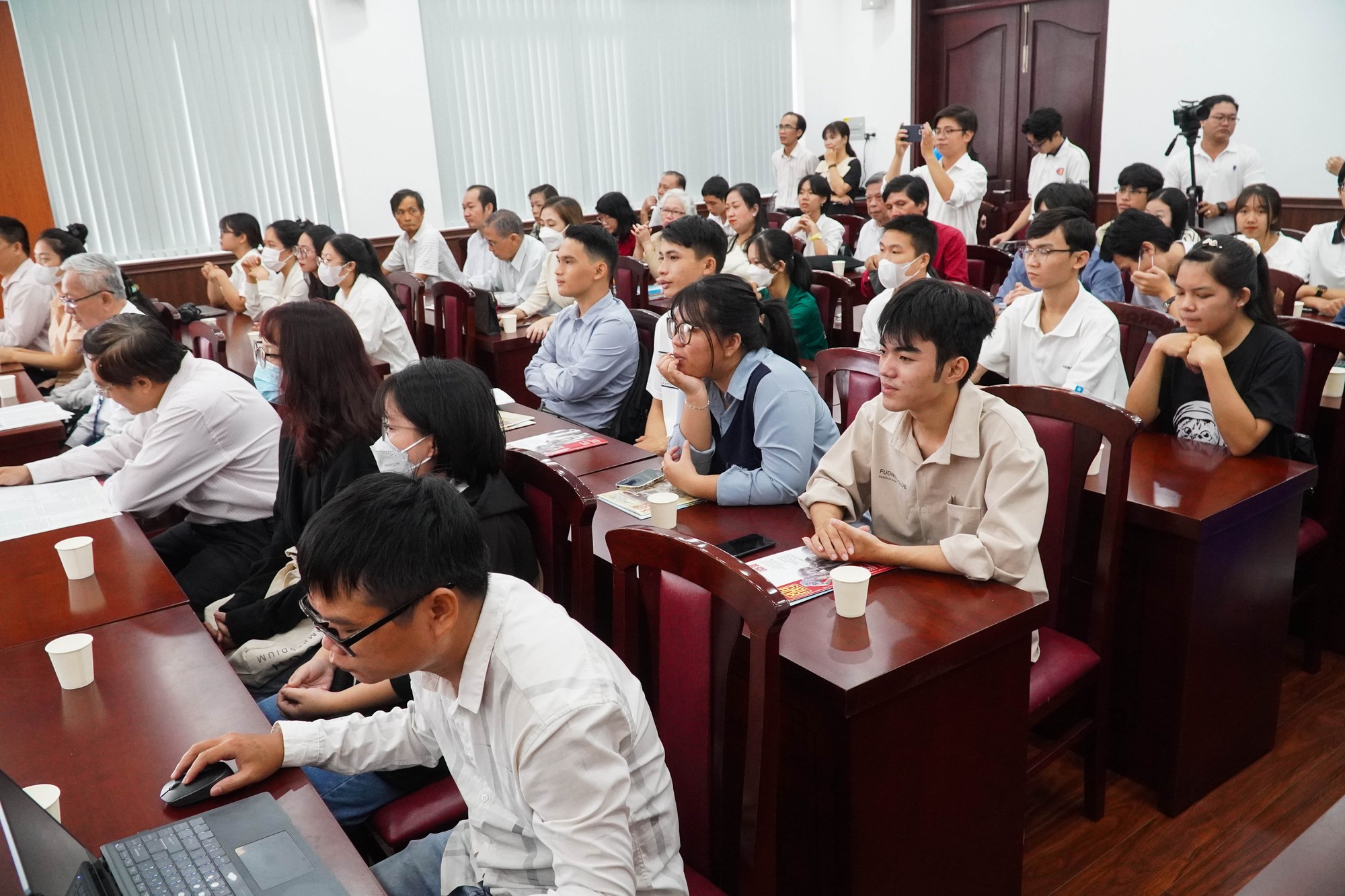 Nhà nghiên cứu Nguyễn Đình Tư nhận giải thưởng khoa học Trần Văn Giàu năm 2023 - Ảnh 8.