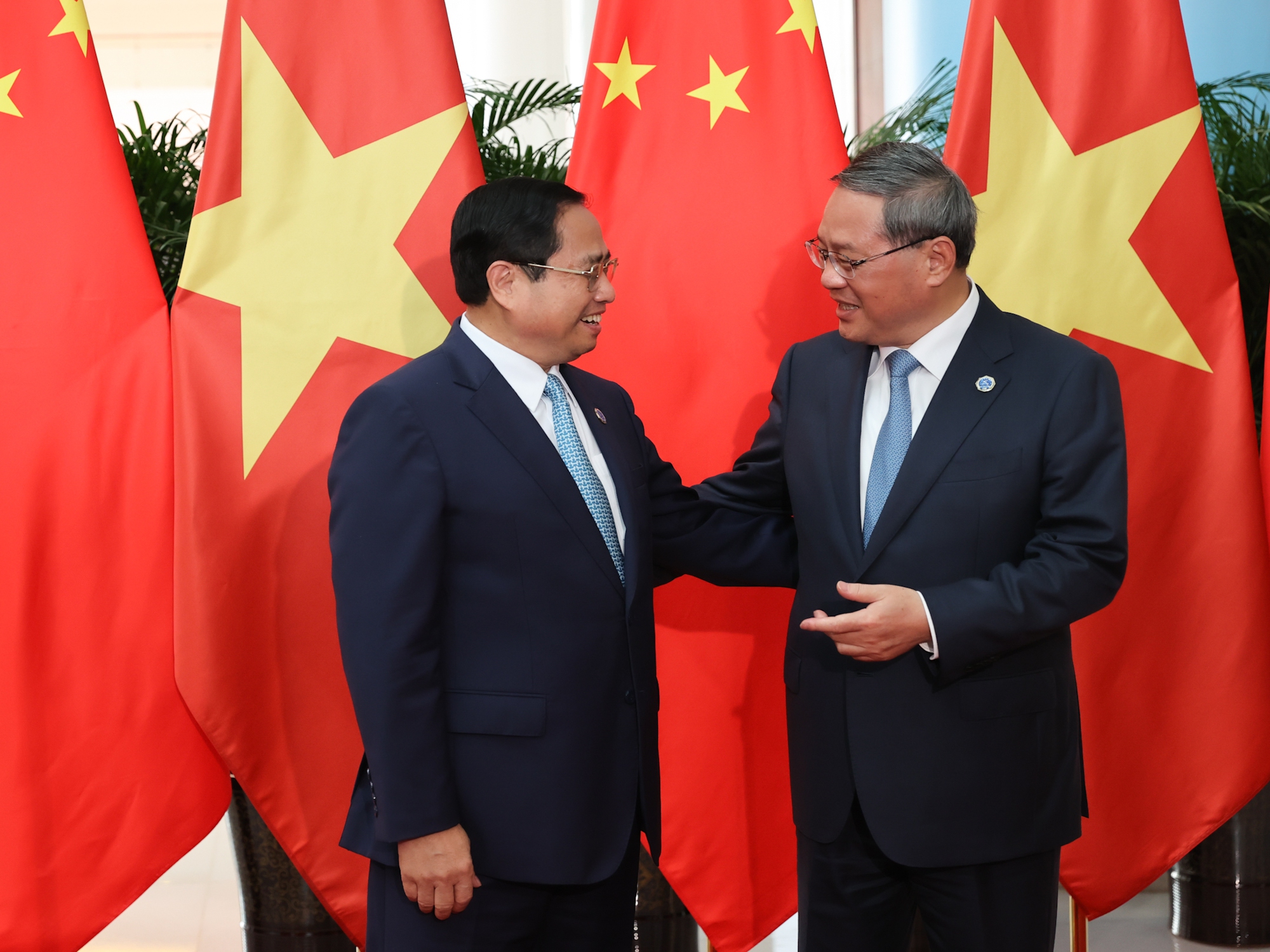 Thủ tướng Trung Quốc Lý Cường ủng hộ mở thêm các đường bay mới giữa hai nước - Ảnh 1.