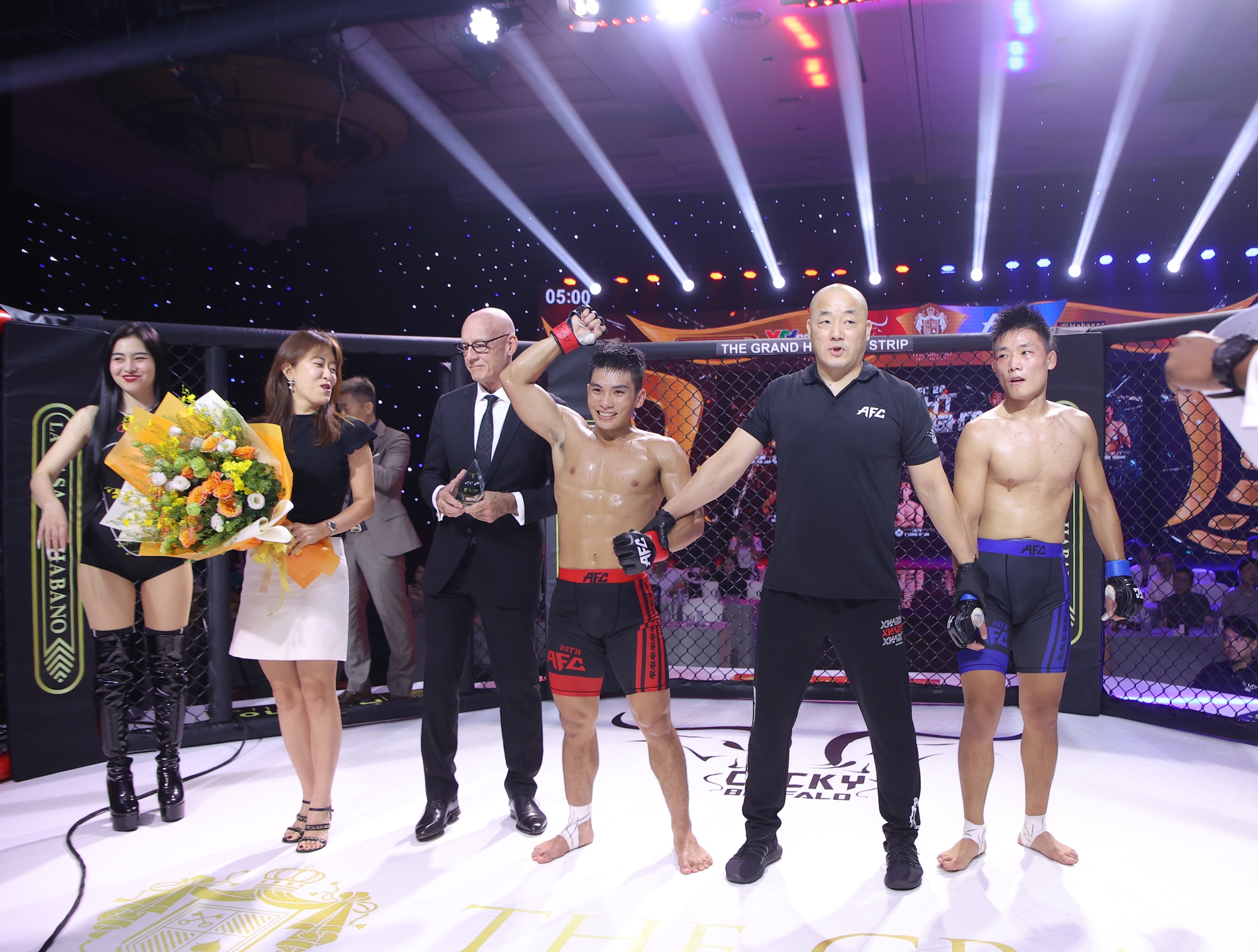 MMA AFC 28: Chiến thần Robson Oliveira giành đai vô địch danh giá - Ảnh 5.