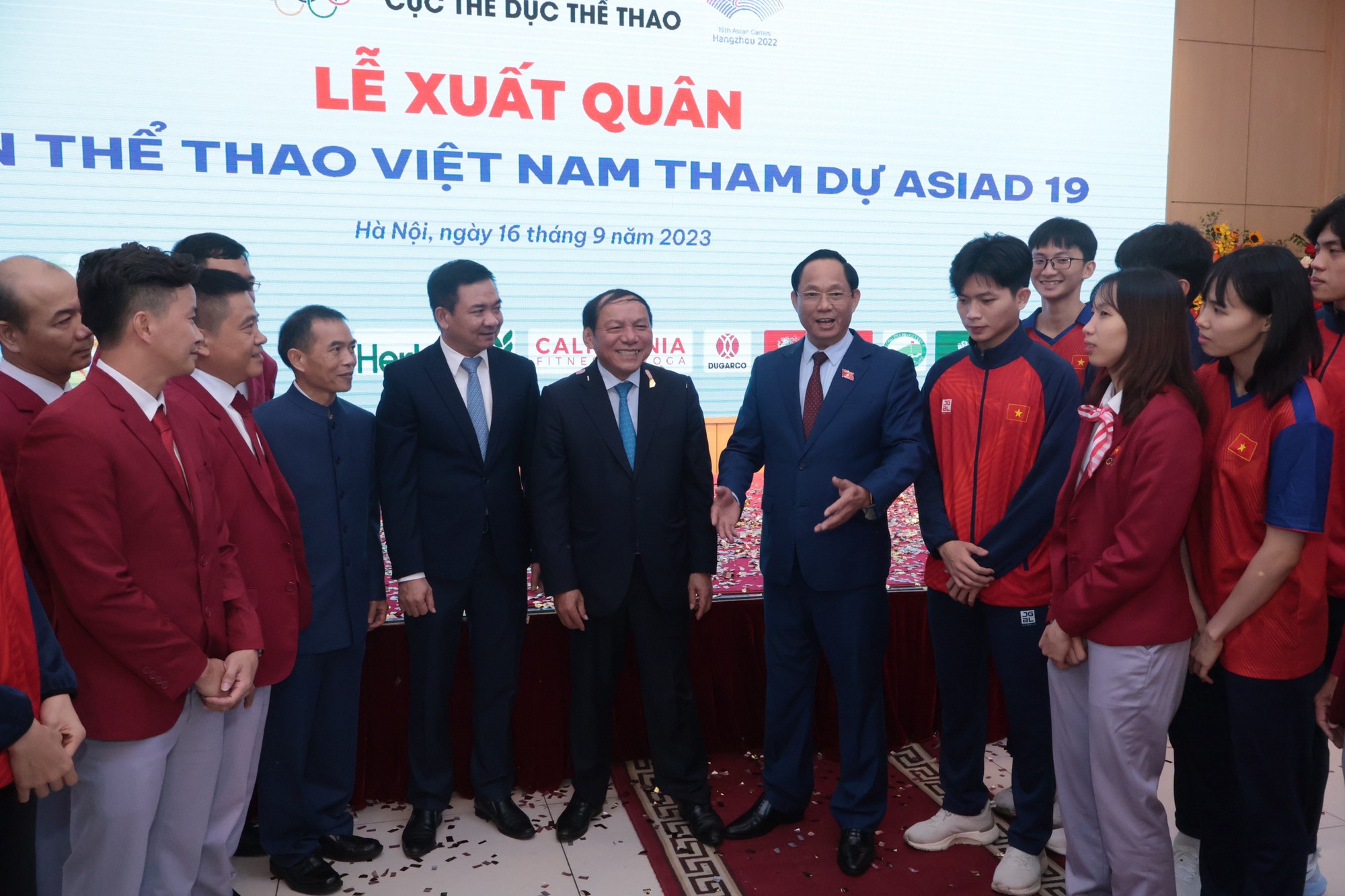 Đoàn thể thao Việt Nam xuất quân tham dự Asian Games 19 - Ảnh 1.