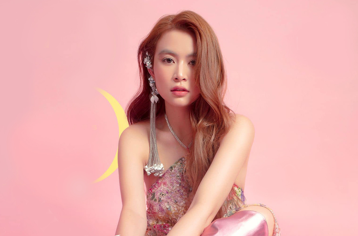 Hoàng Thùy Linh gởi tâm thư sau ồn ào phát ngôn trịch thượng