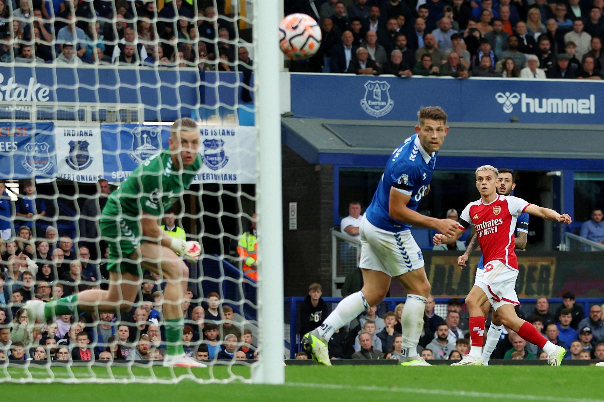 Sao dự bị tỏa sáng, Arsenal giành 3 điểm từ kỳ phùng địch thủ Everton - Ảnh 4.