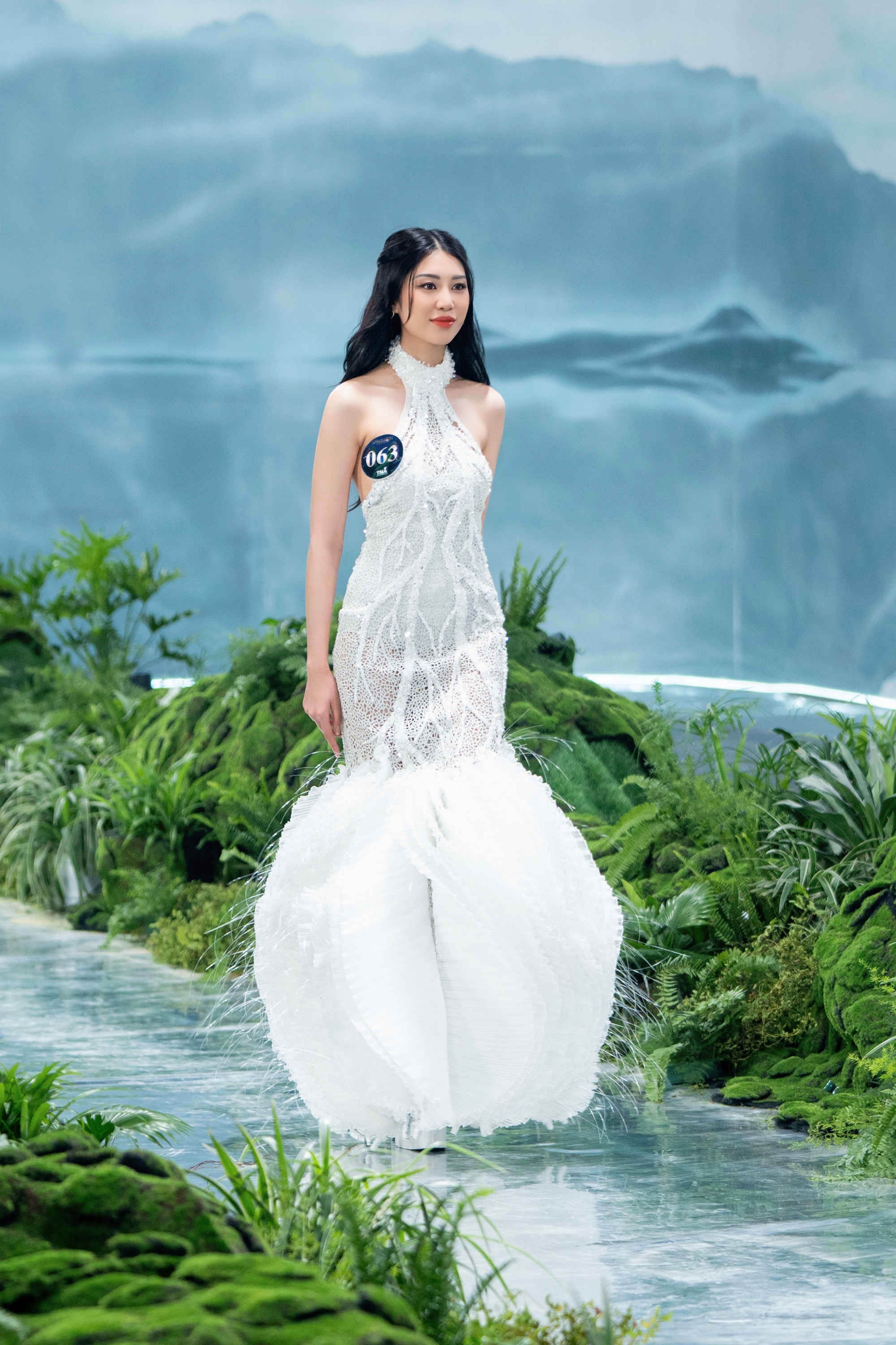 Thí sinh Miss Earth Việt Nam 2023 diện trang phục tái chế độc đáo - Ảnh 7.