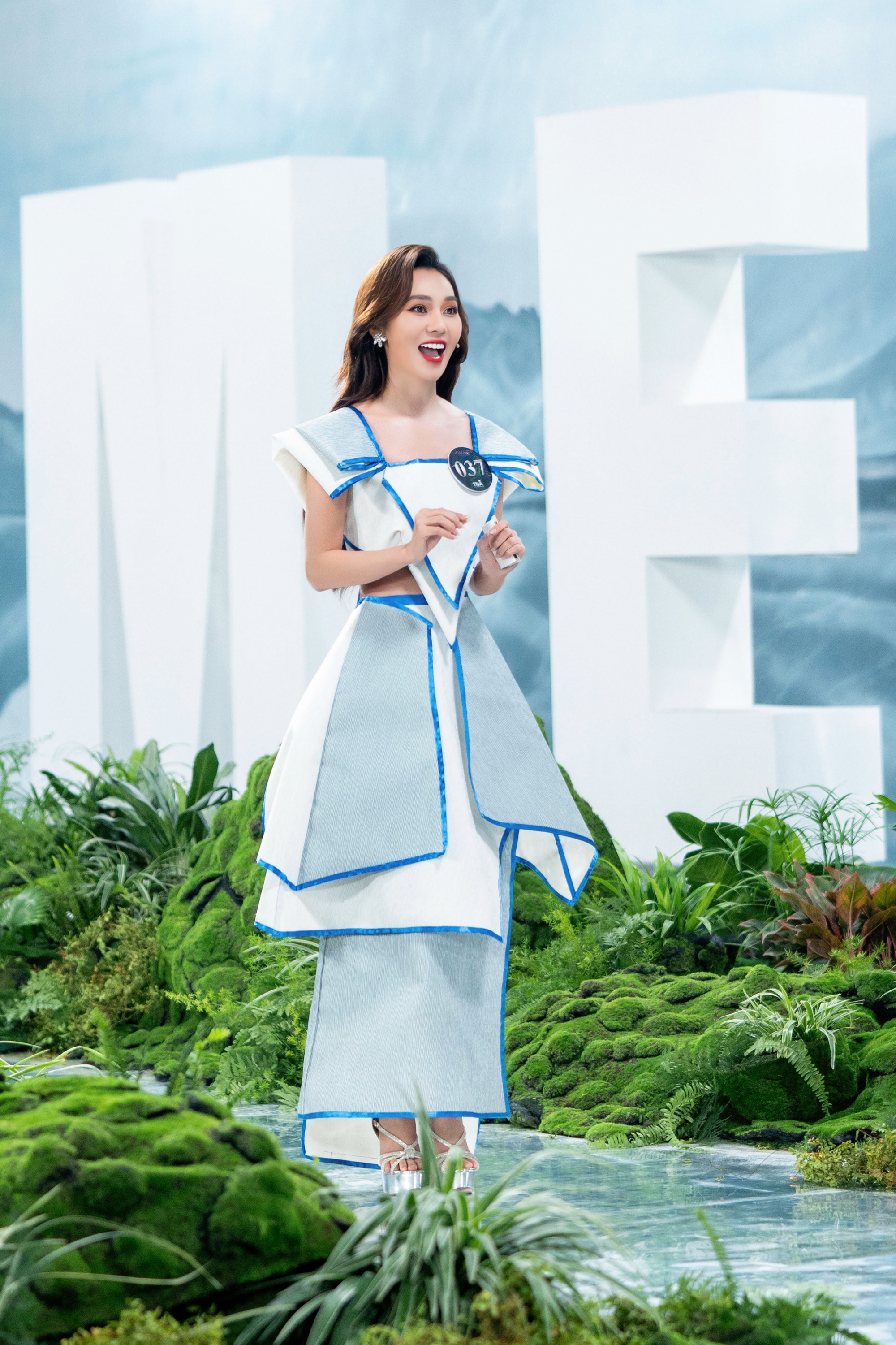 Thí sinh Miss Earth Việt Nam 2023 diện trang phục tái chế độc đáo - Ảnh 8.
