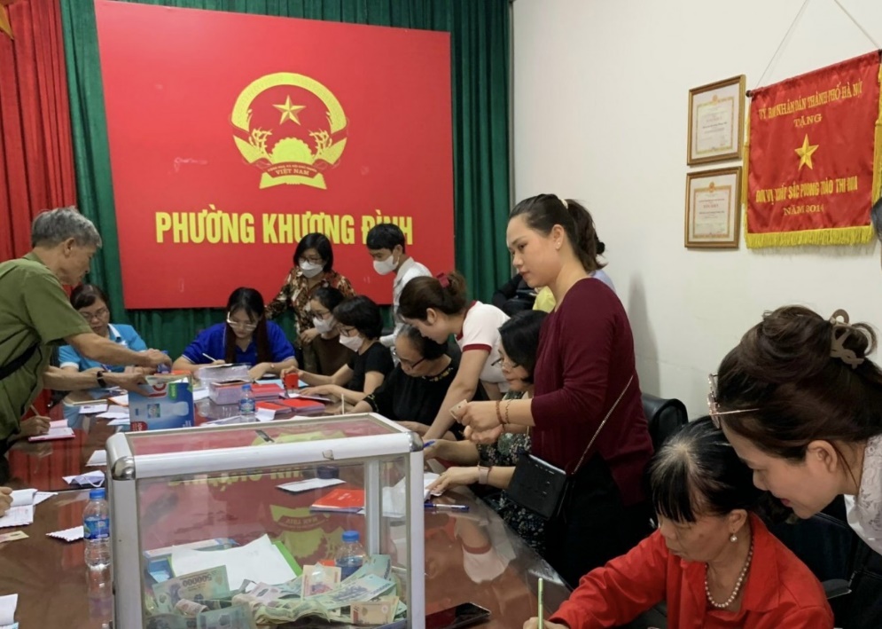 Doanh nghiệp bảo hiểm hỗ trợ chi trả nhanh quyền lợi cho nạn nhân vụ cháy chung cư mini - Ảnh 1.