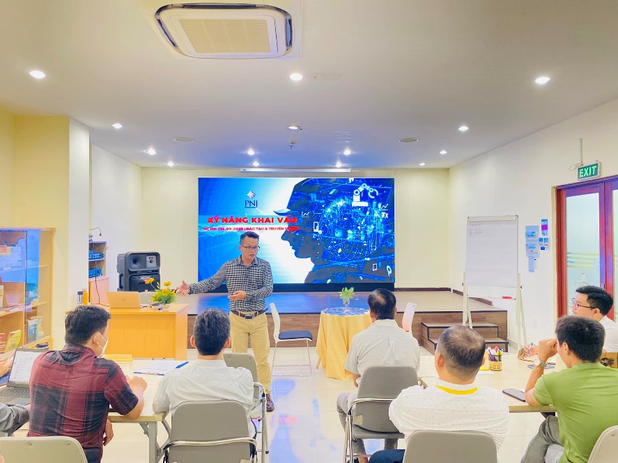 PNJ tiếp tục là một trong top 50 công ty kinh doanh hiệu quả nhất Việt Nam - Ảnh 5.