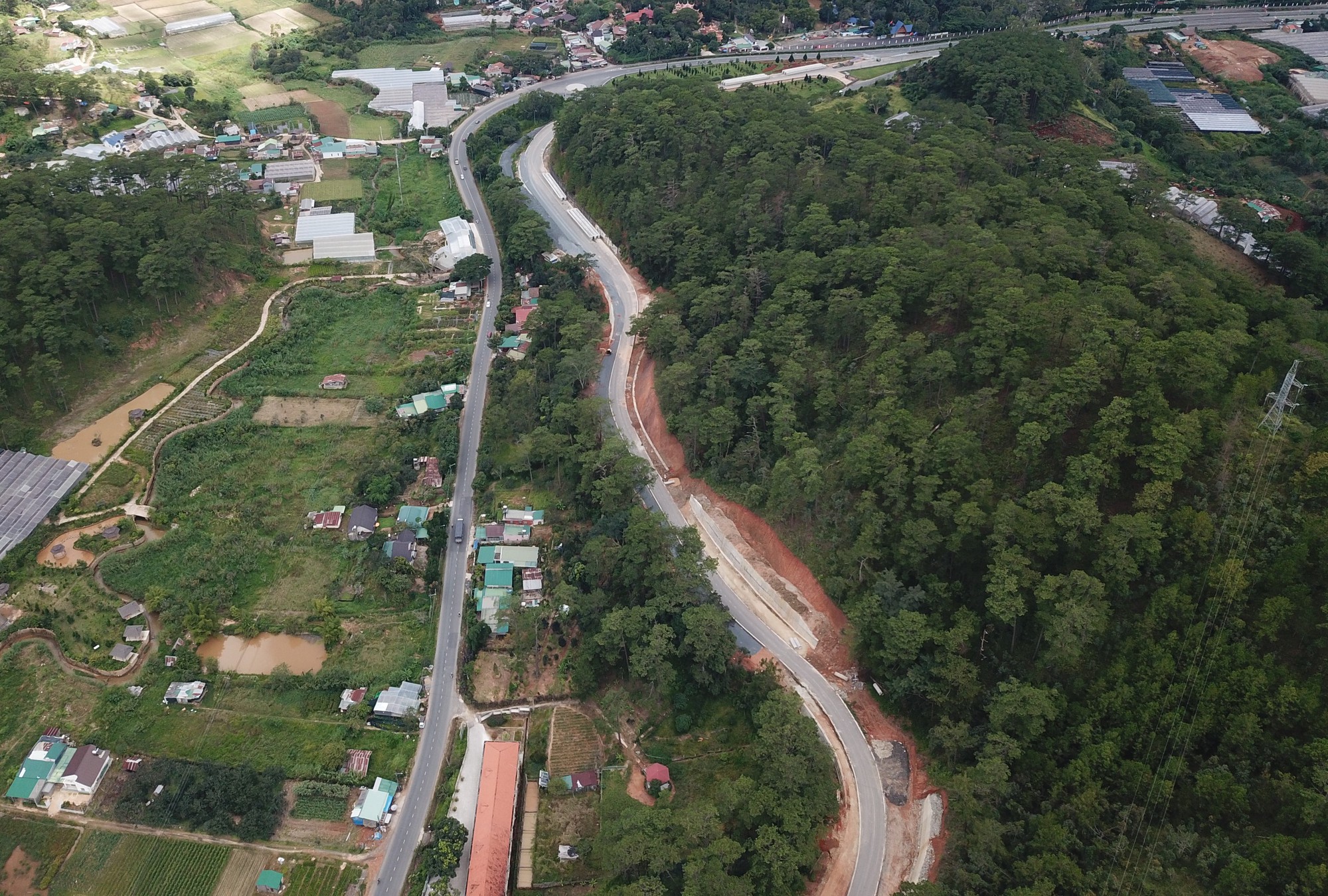 Hình ảnh đèo Prenn uốn lượn qua núi, sắp đưa 3 km vào lưu thông - Ảnh 12.