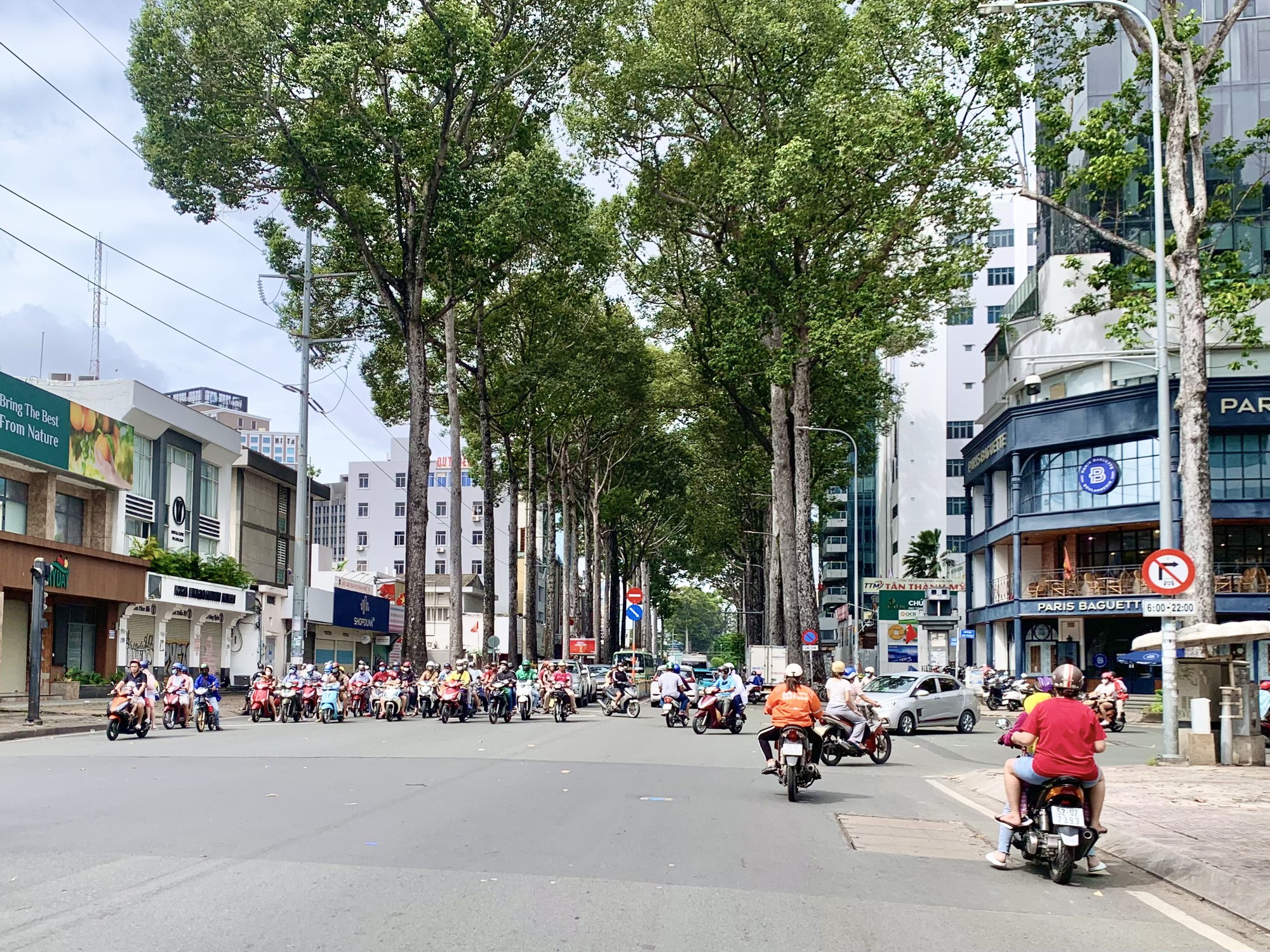 Trung tâm TP HCM đông vui lễ 2-9 - Ảnh 4. Trung tâm TP HCM đông vui lễ 2-9 - Ảnh 4.