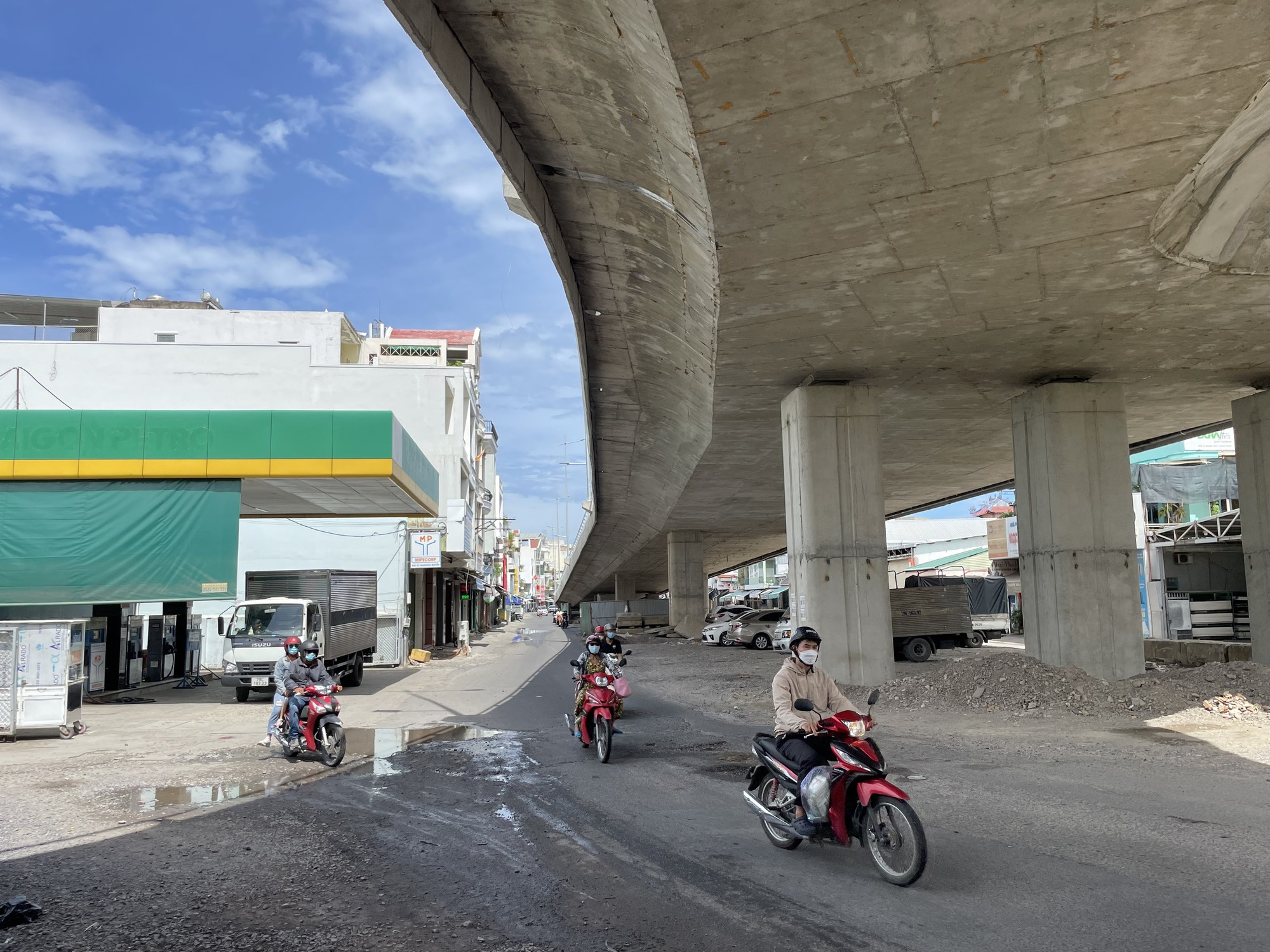 Cận cảnh nút giao 1.200 tỉ đồng vừa thông xe ở Nha Trang  - Ảnh 7.