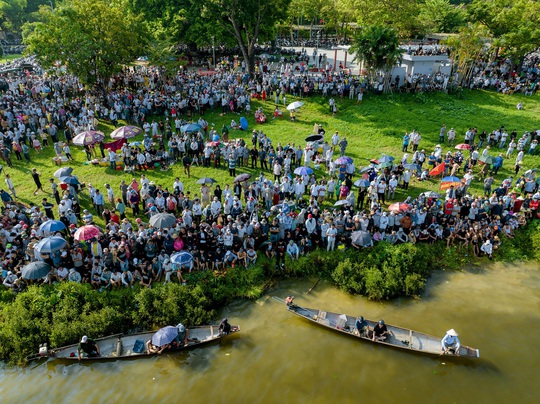 Sông Hàn, Sông Hương đông nghẹt người xem đua thuyền mừng Quốc khánh 2-9 - Ảnh 15.