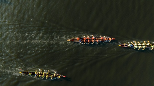 Sông Hàn, Sông Hương đông nghẹt người xem đua thuyền mừng Quốc khánh 2-9 - Ảnh 14.