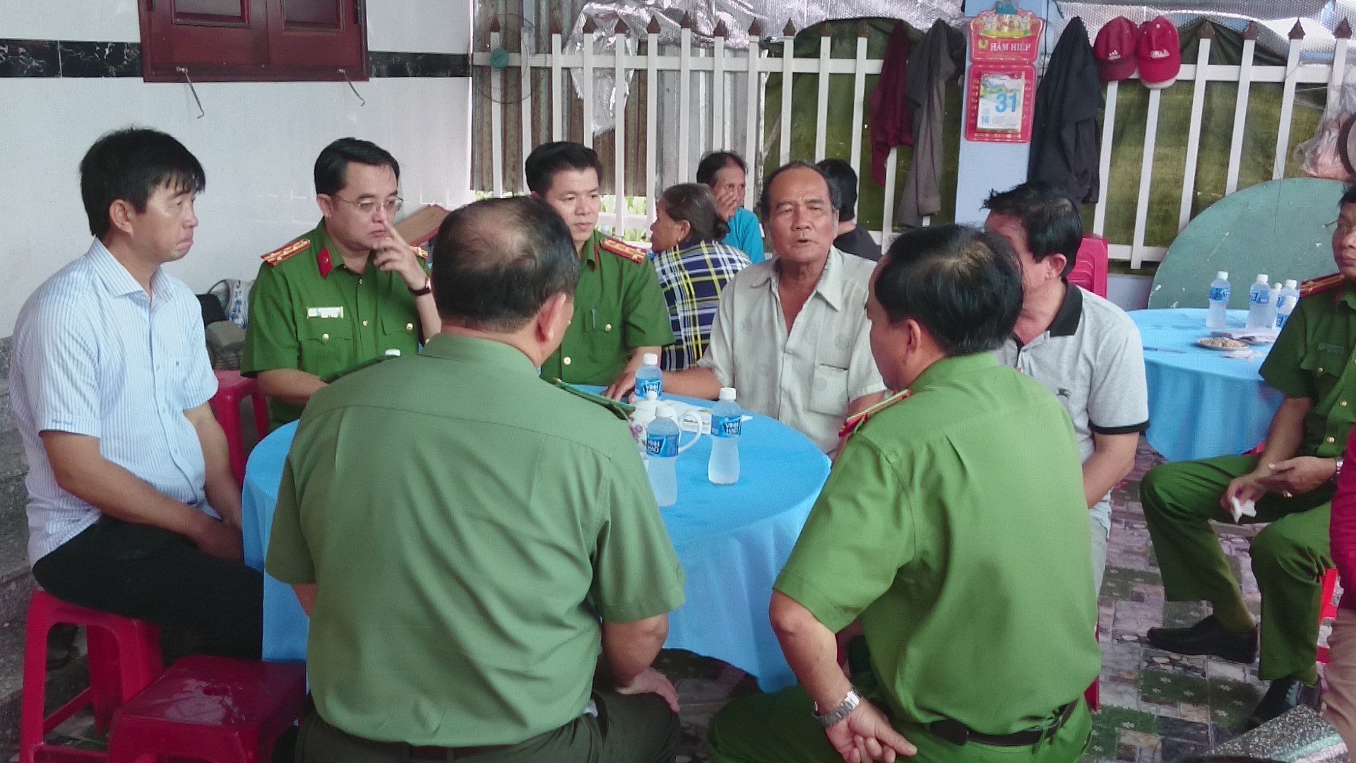 Đề nghị công nhận liệt sĩ đối với người đàn ông lao vào đám cháy cứu hàng xóm tại Phan Thiết - Ảnh 1. Đề nghị công nhận liệt sĩ đối với người đàn ông lao vào đám cháy cứu hàng xóm tại Phan Thiết - Ảnh 1.