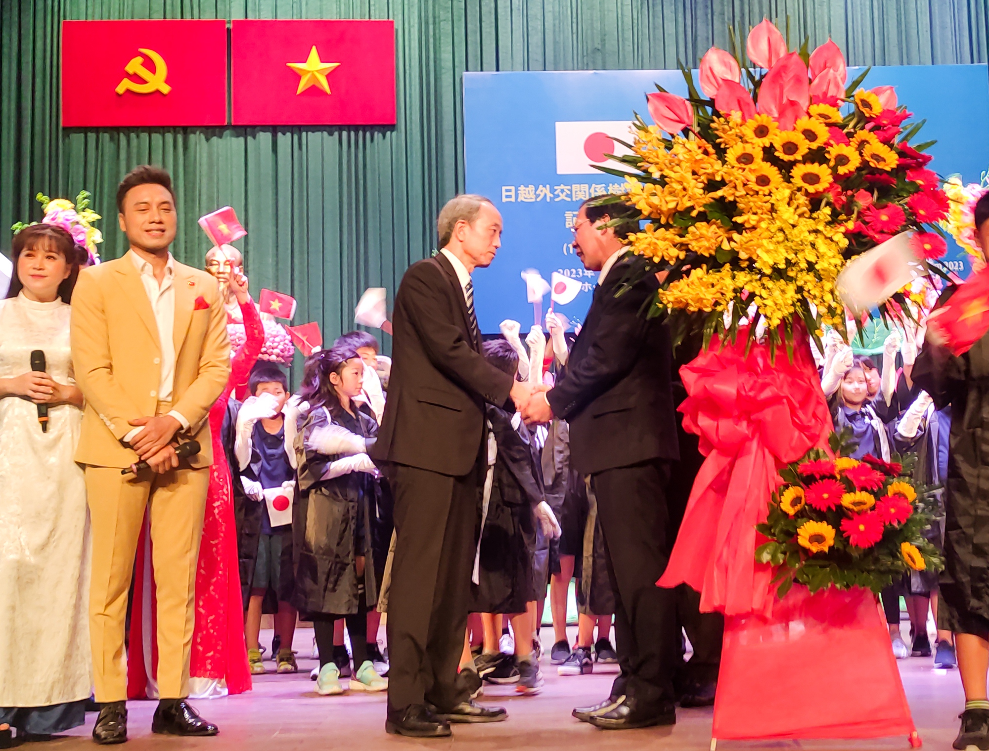 Ho Chi Minh City celebrates 50 years since the establishment of diplomatic relations between Vietnam and Japan - Photo 6.