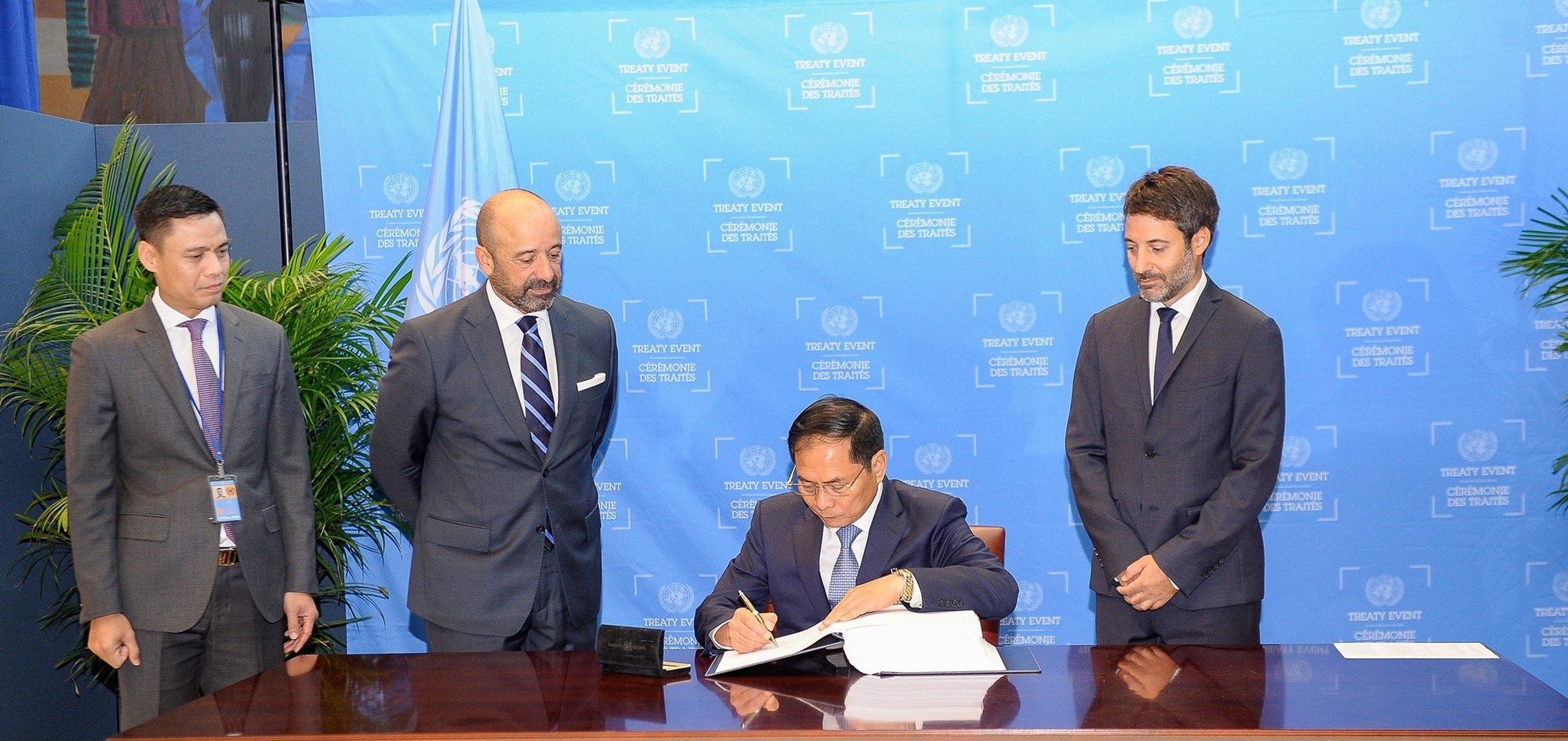 Vietnam signed a historic agreement on the sea - Photo 1. Vietnam signed a historic agreement on the sea - Photo 1.