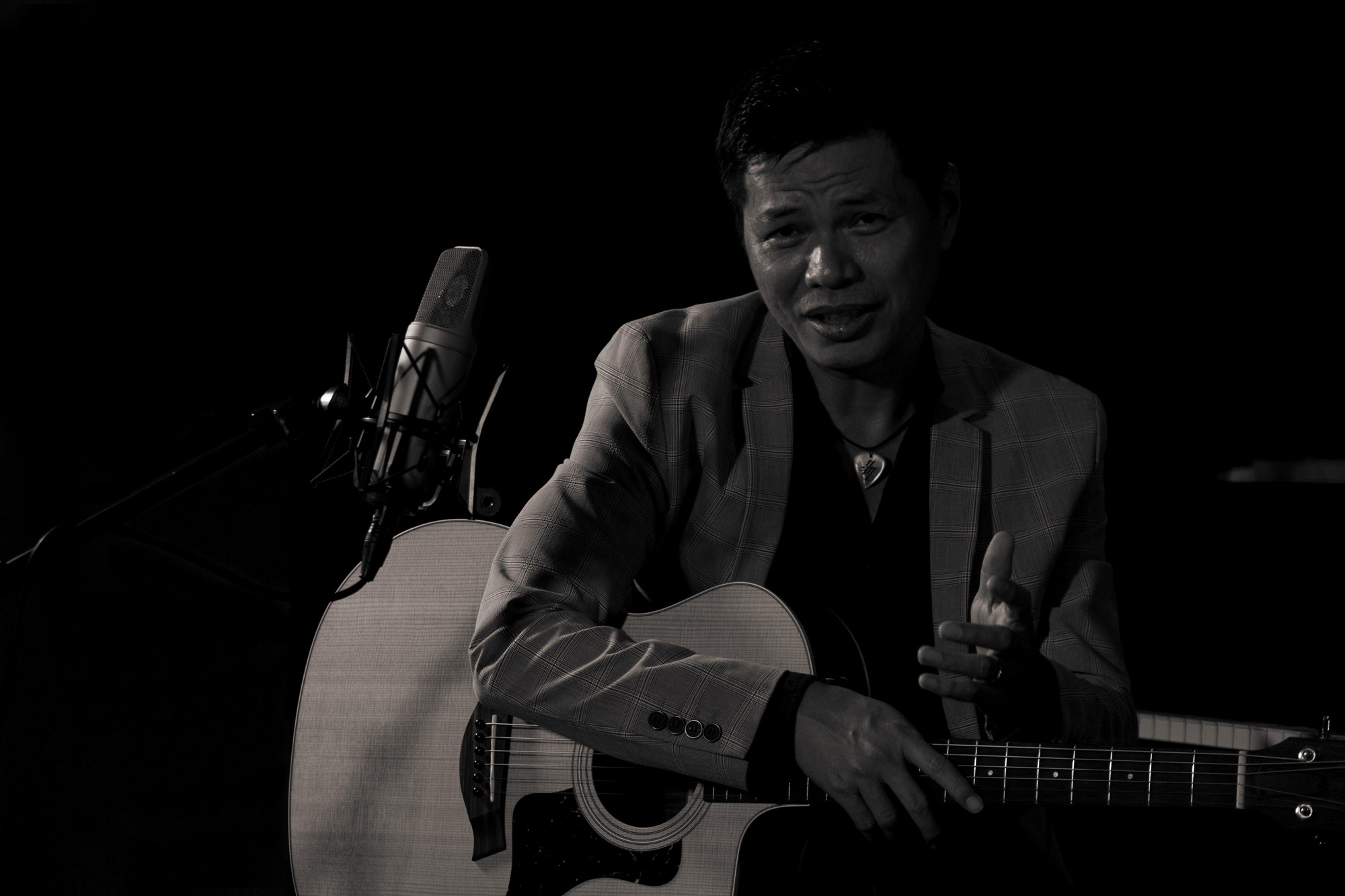 Musiker Duc Thinh verbindet musikliebende Seelen – Foto 3. Nhạc sĩ Đức Thịnh kết nối những tâm hồn yêu nhạc - Ảnh 3.