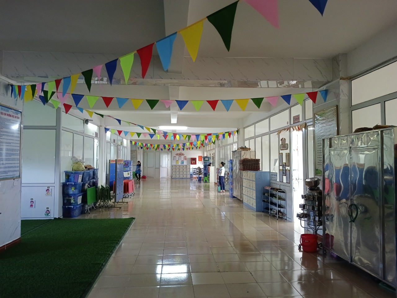 Bán đấu giá trường cũ, phải bỏ ra 75 triệu đồng/tháng thuê địa điểm dạy học - Ảnh 2.