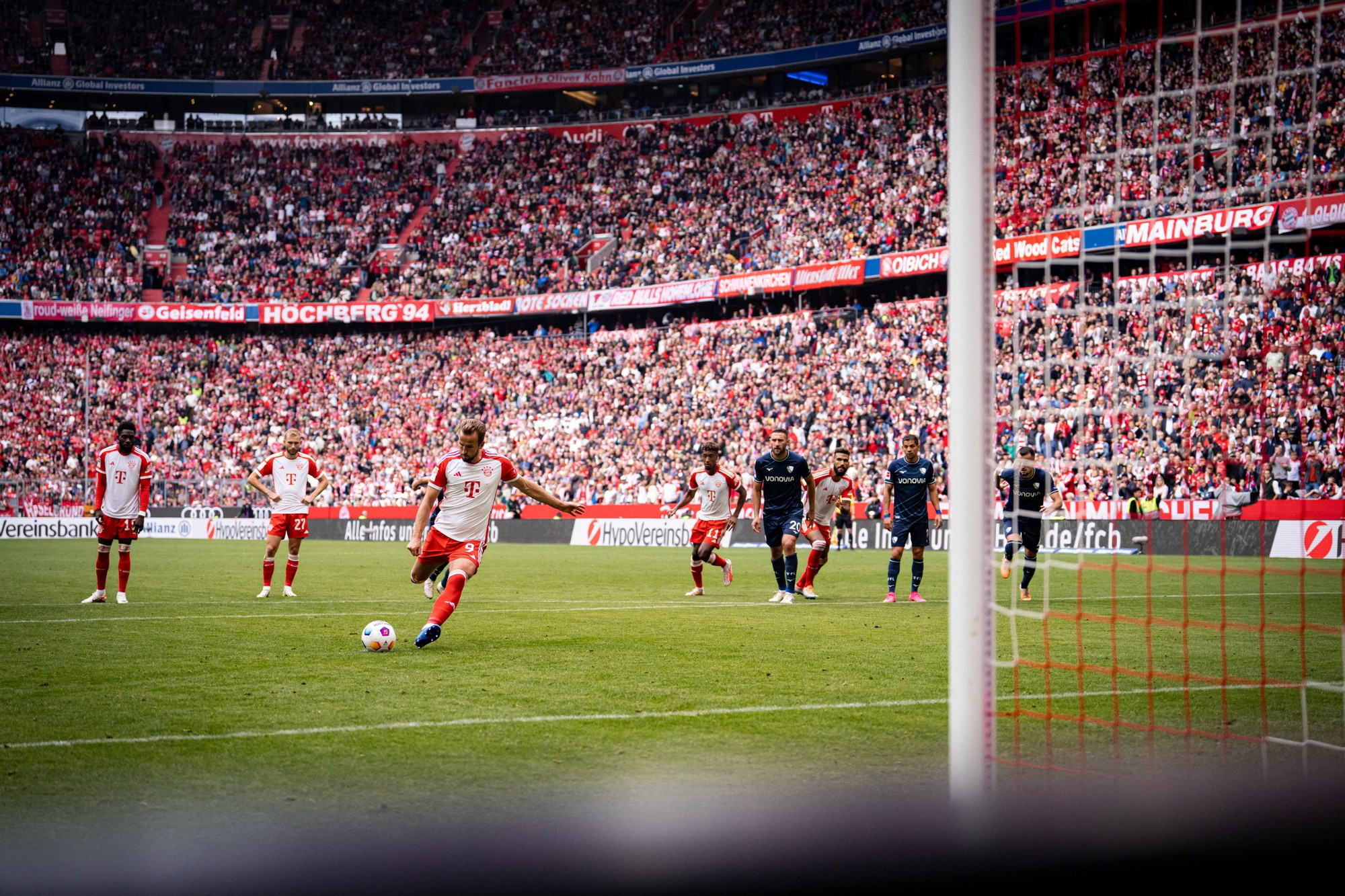 Harry Kane lập hattrick đầu tiên, mở màn mùa lễ hội tại Munich - Ảnh 4.