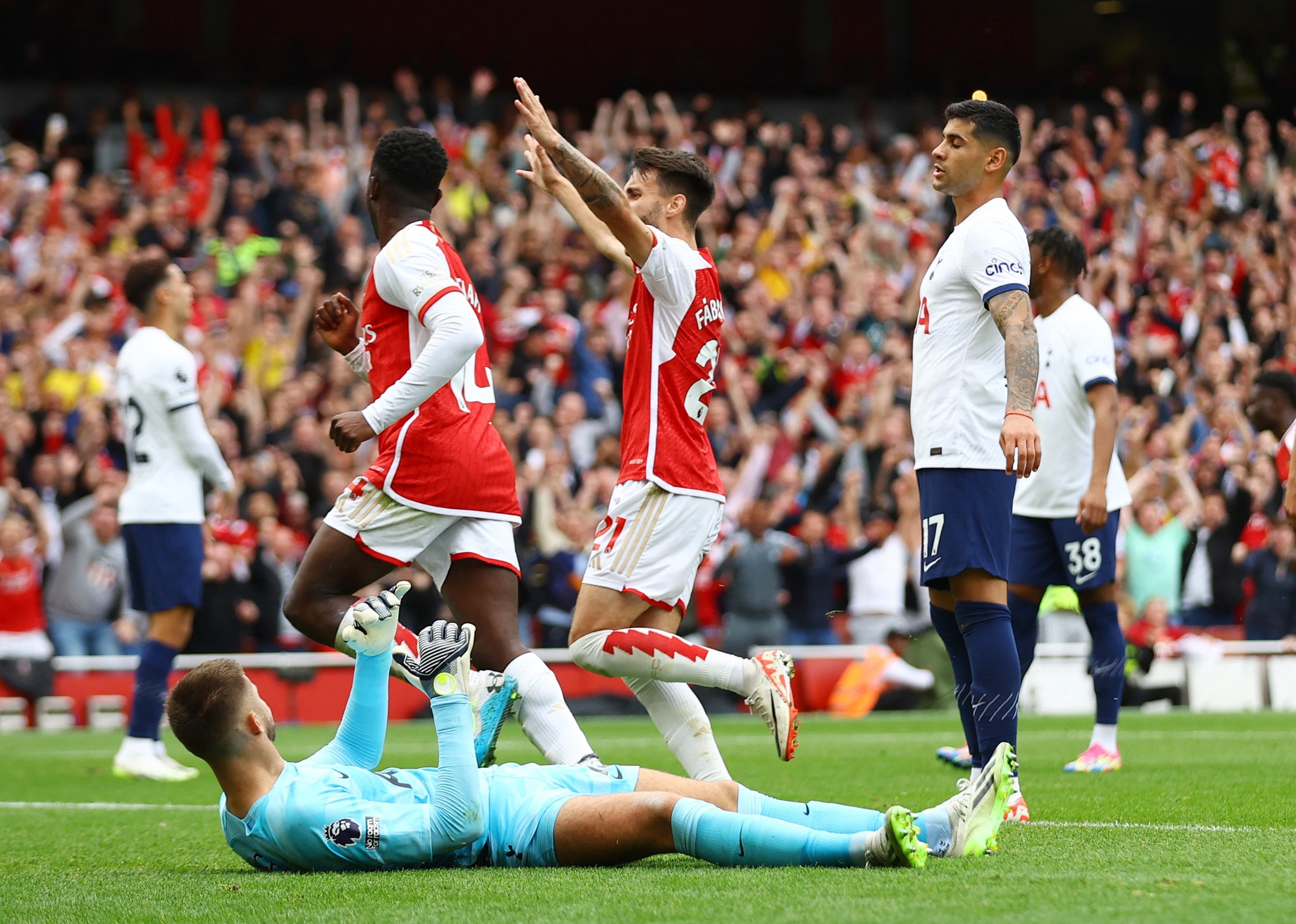 Rượt đuổi kịch tính, Tottenham cầm chân Arsenal  - Ảnh 2.
