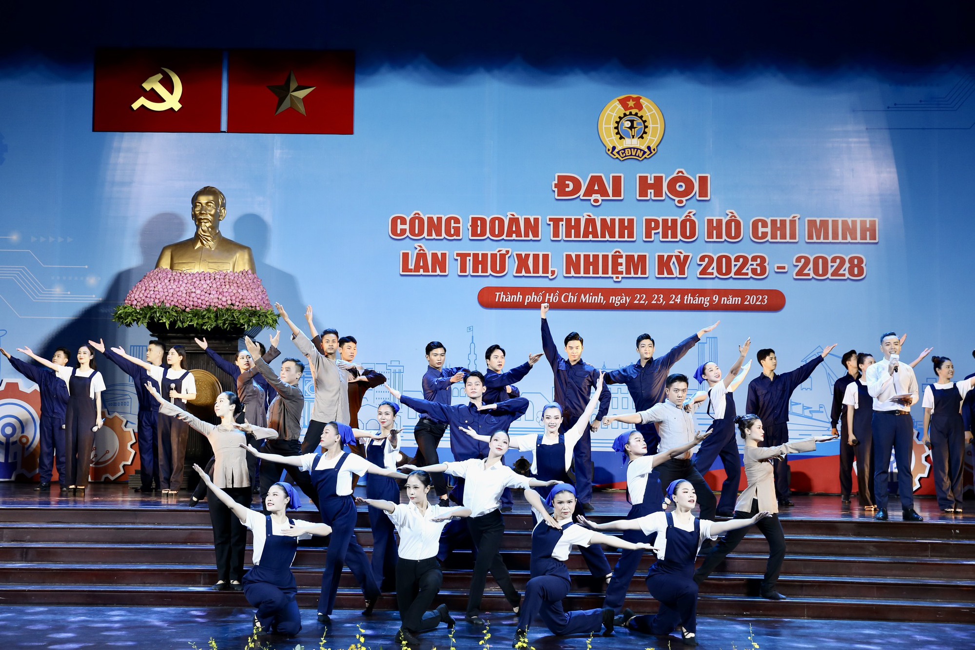 Lãnh đạo Thành ủy TP HCM và Tổng LĐLĐ Việt Nam đến dự phiên bế mạc Đại hội XII Công đoàn TP HCM - Ảnh 13.
