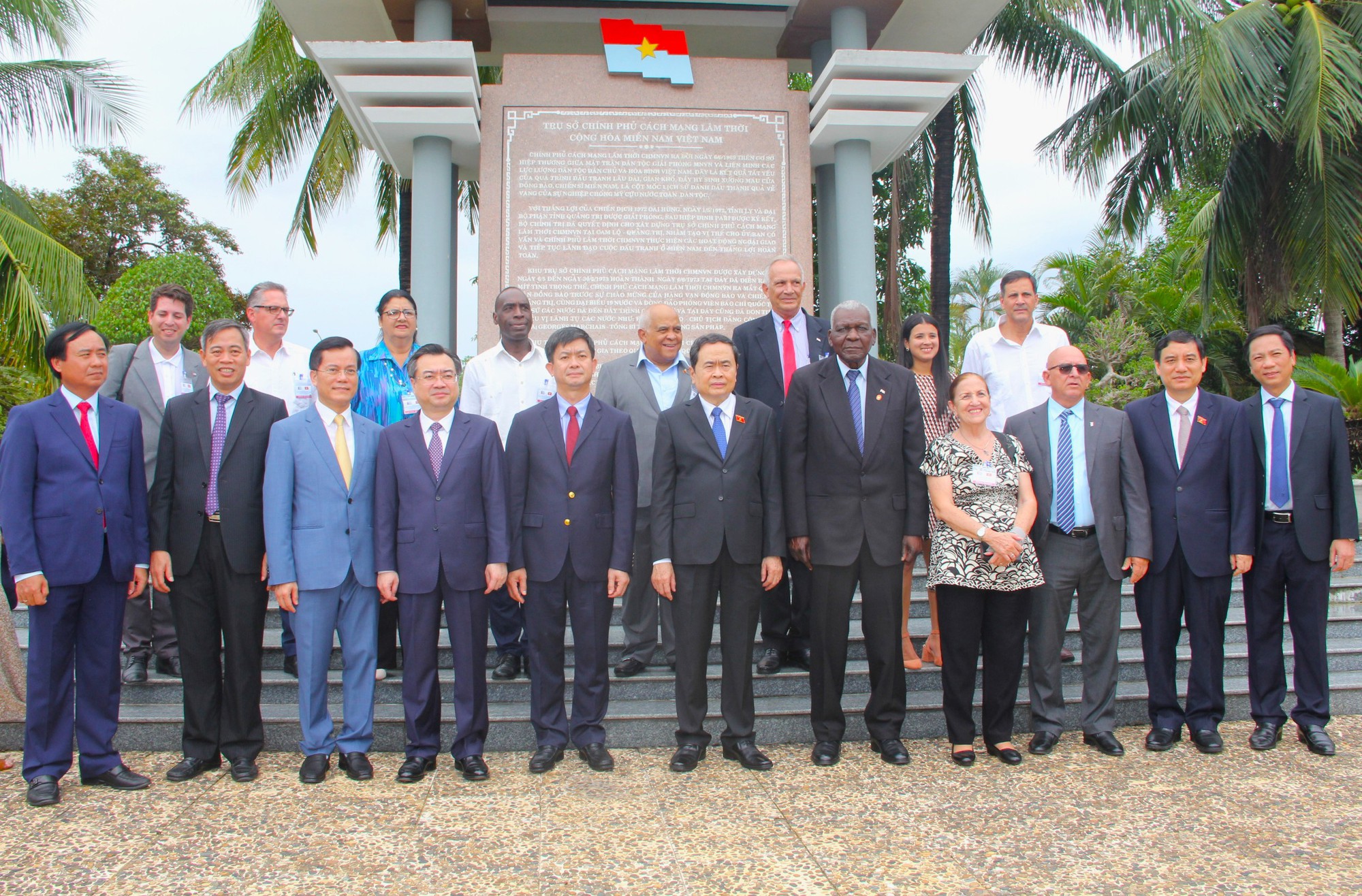 Kỷ niệm 50 năm chủ tịch Fidel Castro đến thăm vùng giải phóng miền Nam Việt Nam - Ảnh 5.