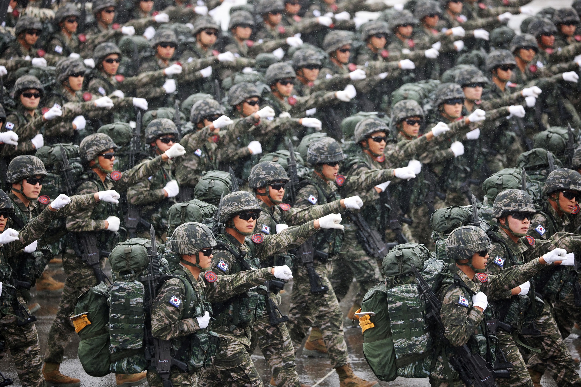Close-up of Korea's massive military parade - Photo 4.