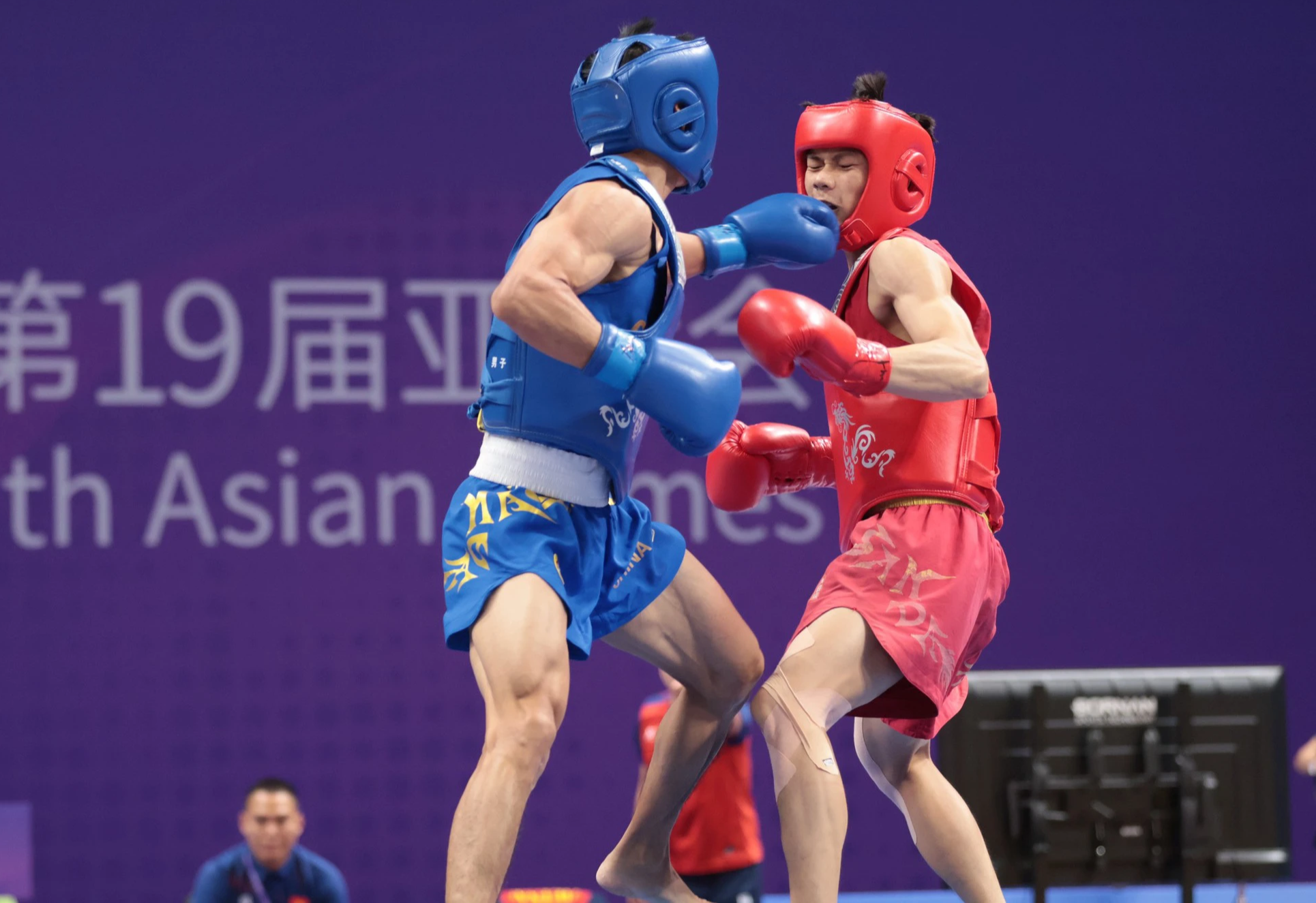 ASIAD 19 ngày 27-9: Hoa khôi võ thuật Dương Thúy Vi giành HCĐ wushu - Ảnh 2.