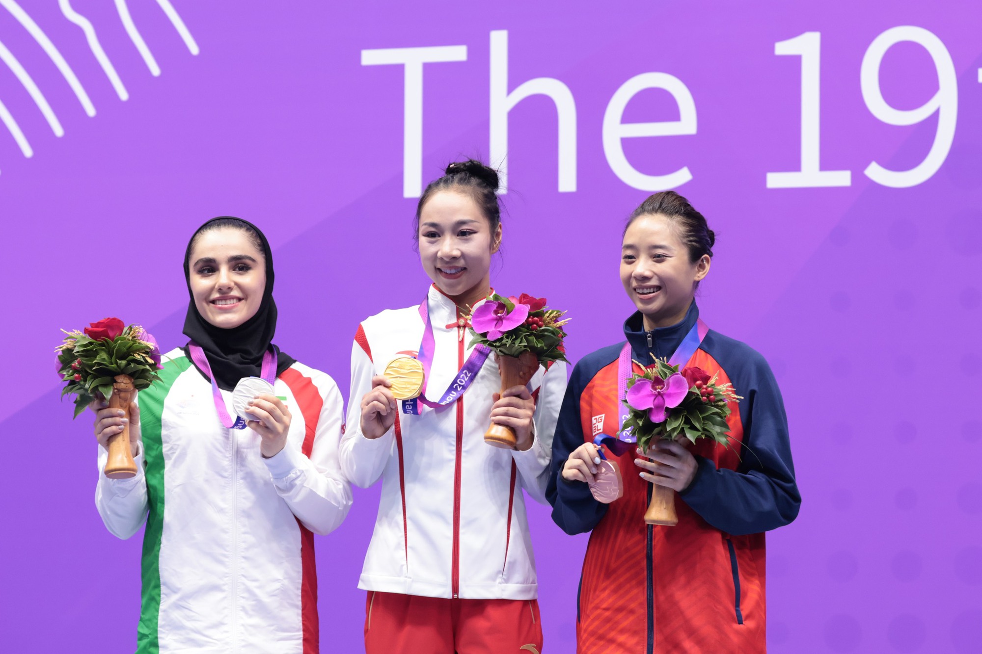 ASIAD 19 ngày 27-9: Hoa khôi võ thuật Dương Thúy Vi giành HCĐ wushu - Ảnh 4.