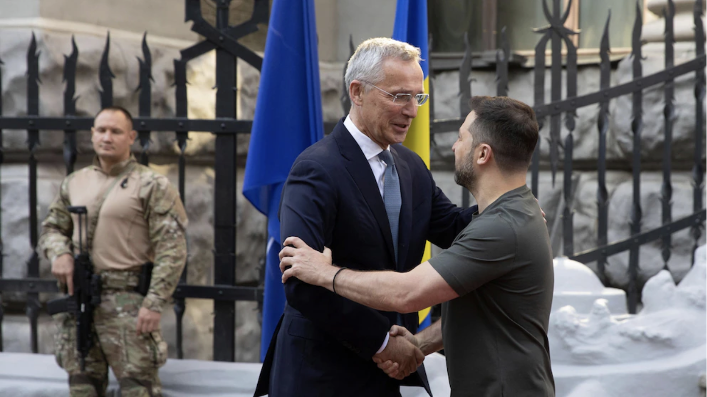 Tổng thư ký NATO gặp tổng thống Ukraine, chuẩn bị bơm vũ khí cho Kiev? - Ảnh 1. Tổng thư ký NATO gặp tổng thống Ukraine, chuẩn bị bơm vũ khí cho Kiev? - Ảnh 1.