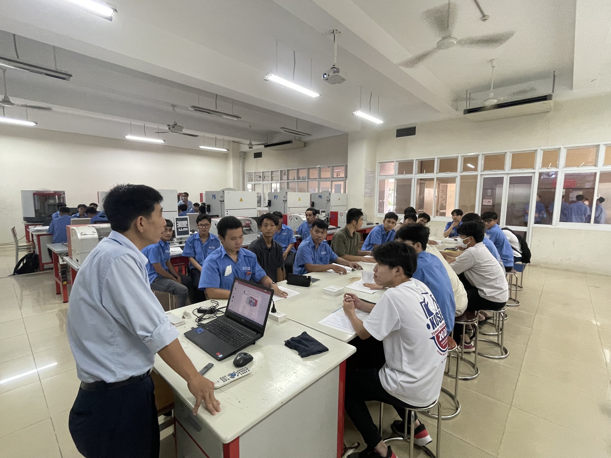 Sinh viên Nhật đến Việt Nam học nghề, đón Trung thu - Ảnh 3.