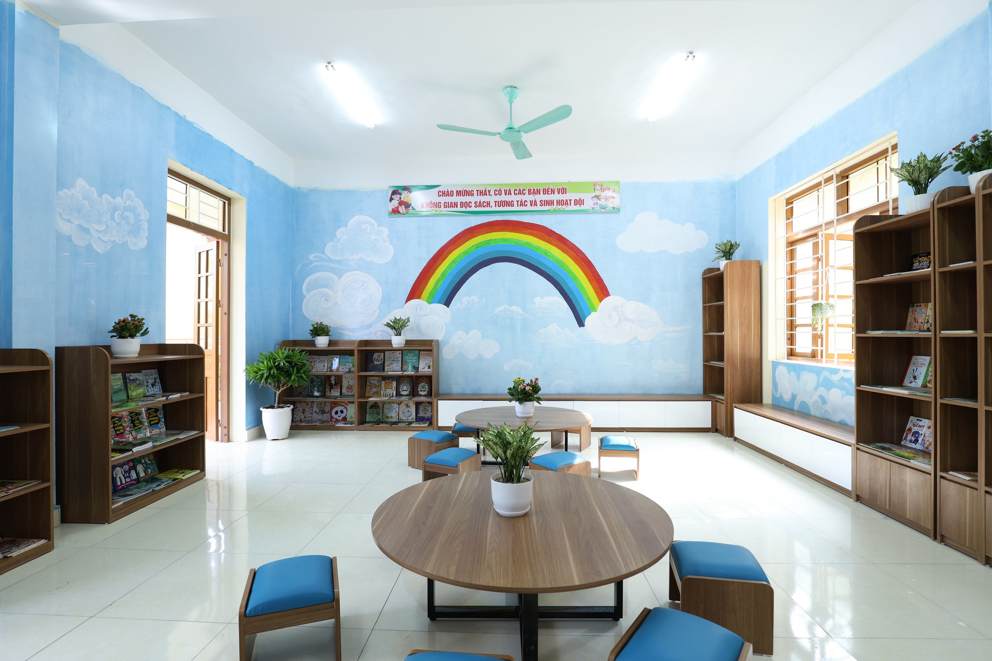 Vietnam Airlines xây dựng Thư viện xanh cho trẻ em tại vùng cao đặc biệt khó khăn - Ảnh 5.