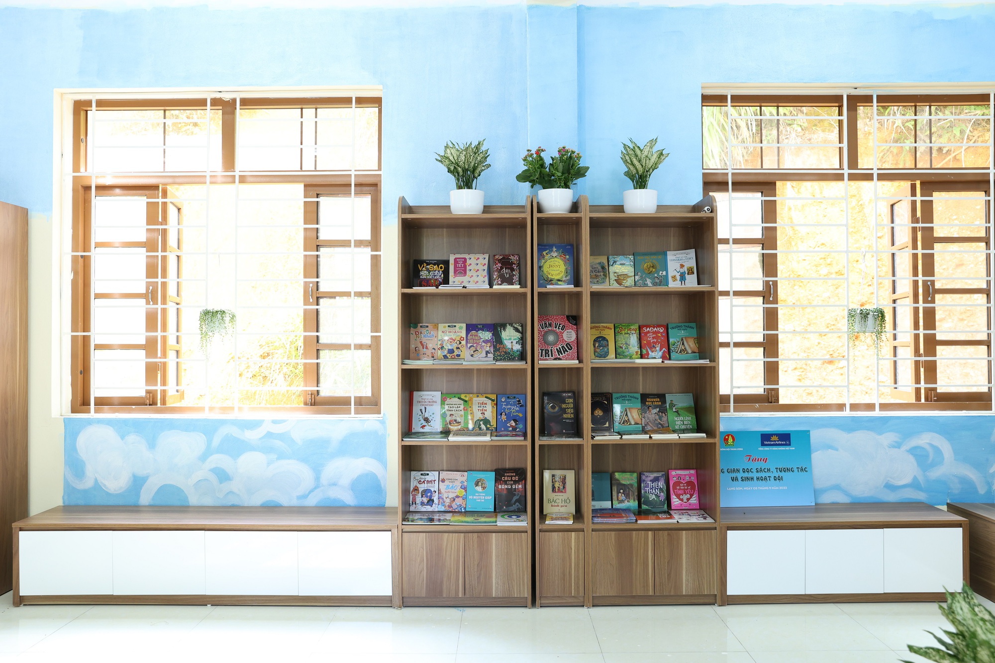 Vietnam Airlines xây dựng Thư viện xanh cho trẻ em tại vùng cao đặc biệt khó khăn - Ảnh 6.