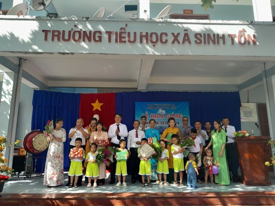 Xúc động lễ khai giảng của học trò vùng cao Quảng Nam và huyện đảo Trường Sa - Ảnh 22.