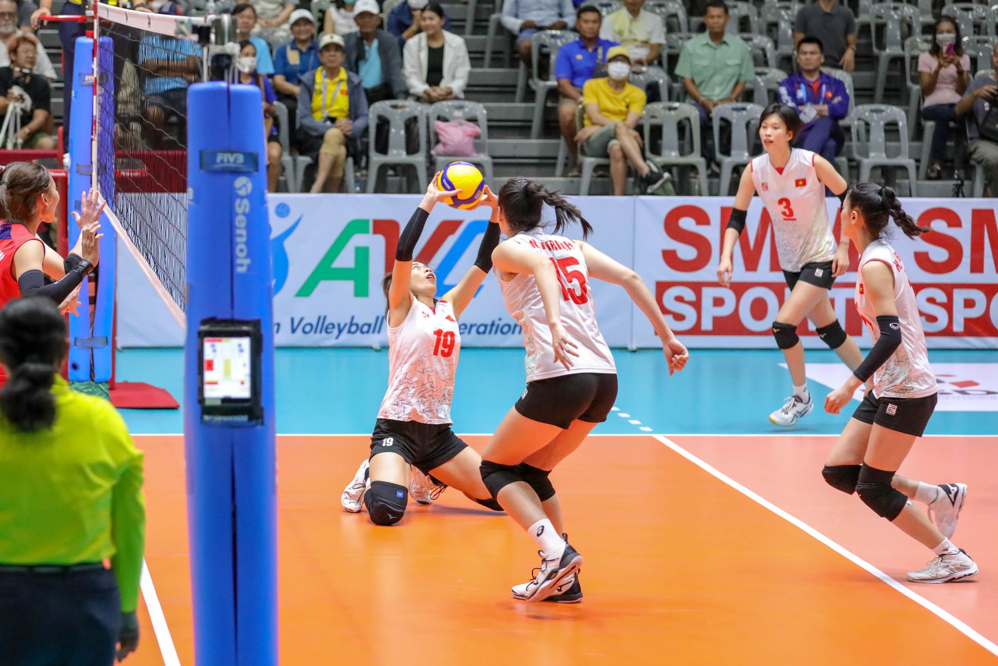 Tuyển bóng chuyền Việt Nam suýt gây sốc trước cựu vô địch Nhật Bản - Ảnh 6.