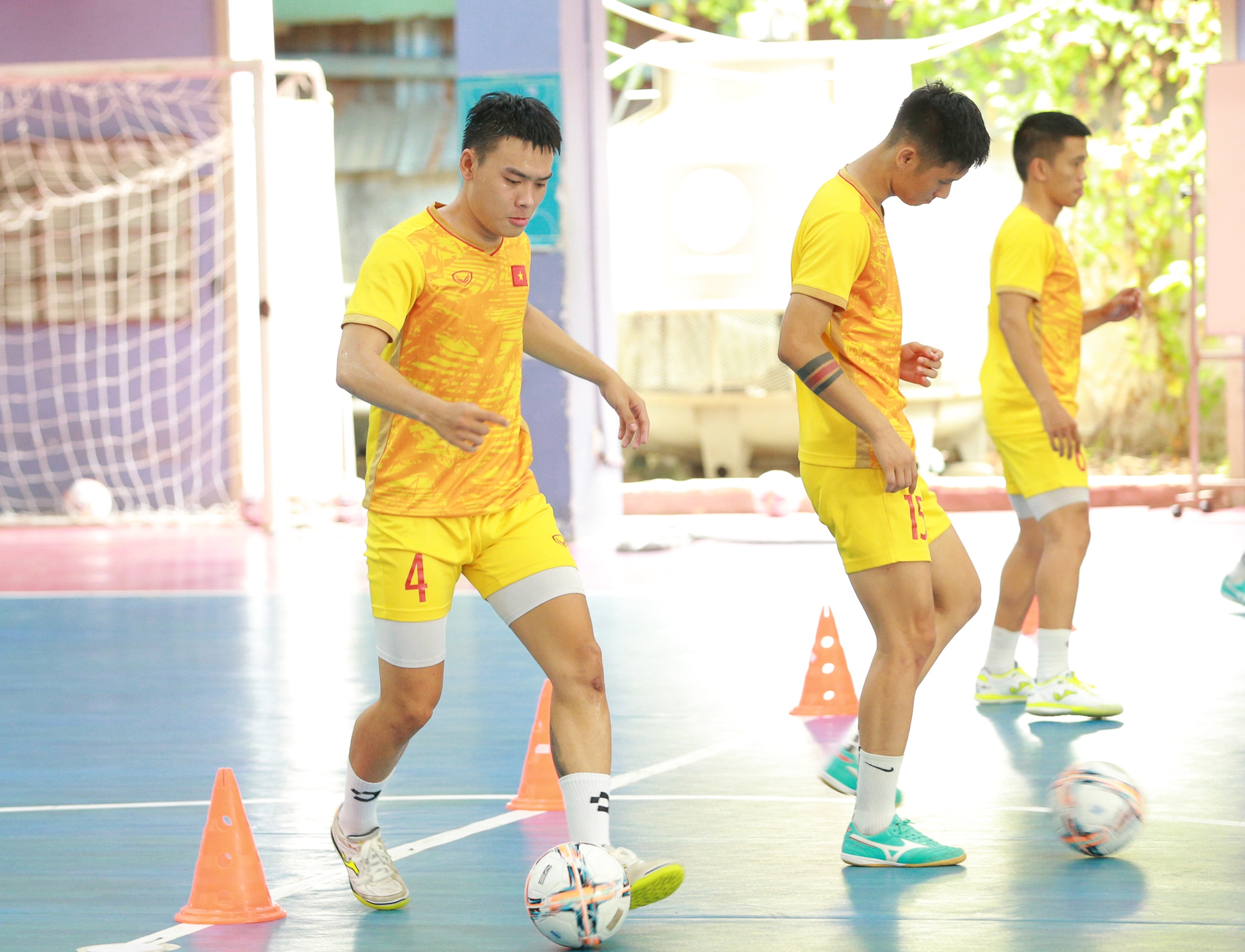 HLV tuyển Futsal Việt Nam tập trung cải thiện lối chơi cá nhân cho học trò - Ảnh 12.