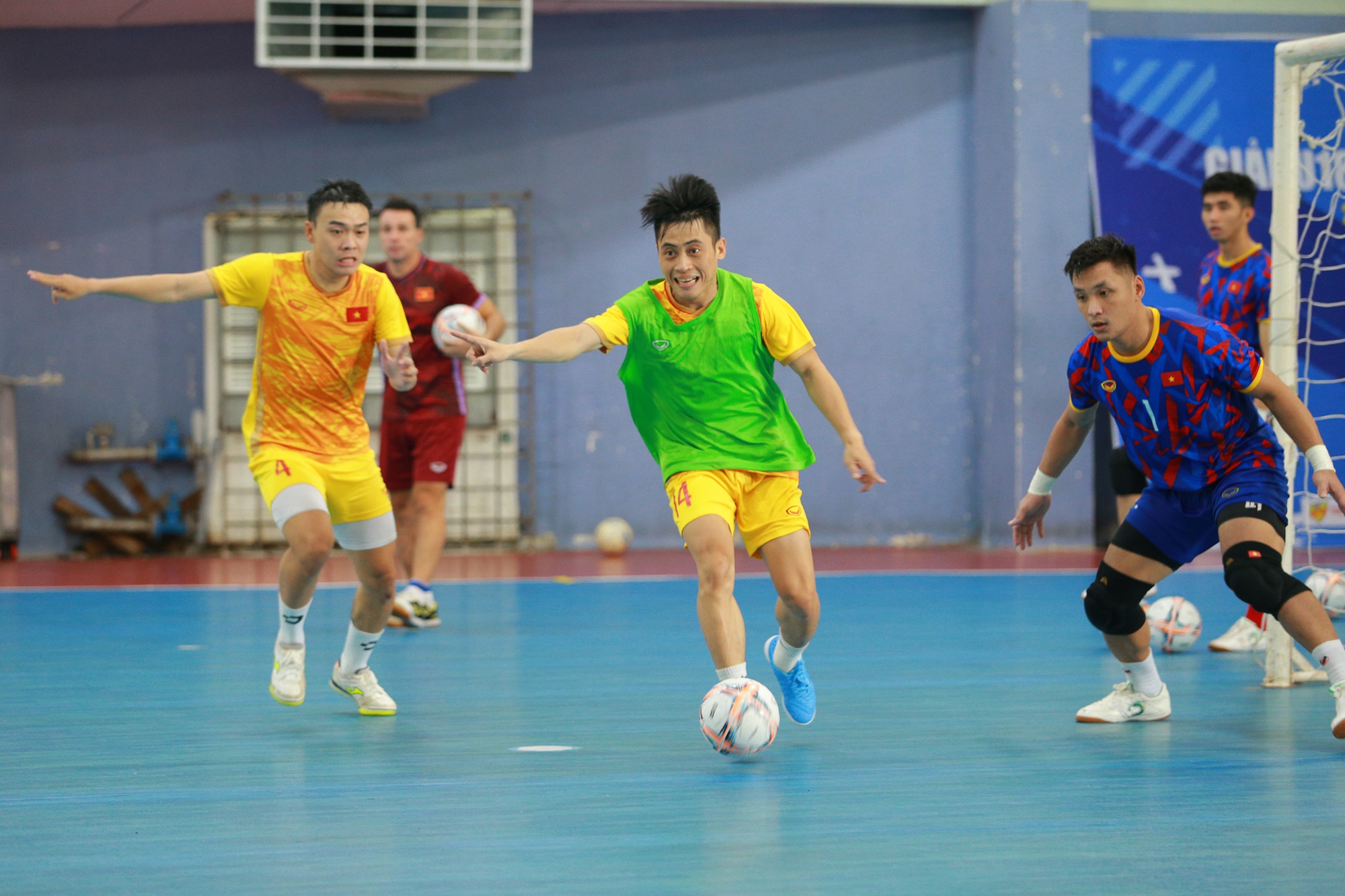 HLV tuyển Futsal Việt Nam tập trung cải thiện lối chơi cá nhân cho học trò - Ảnh 8.