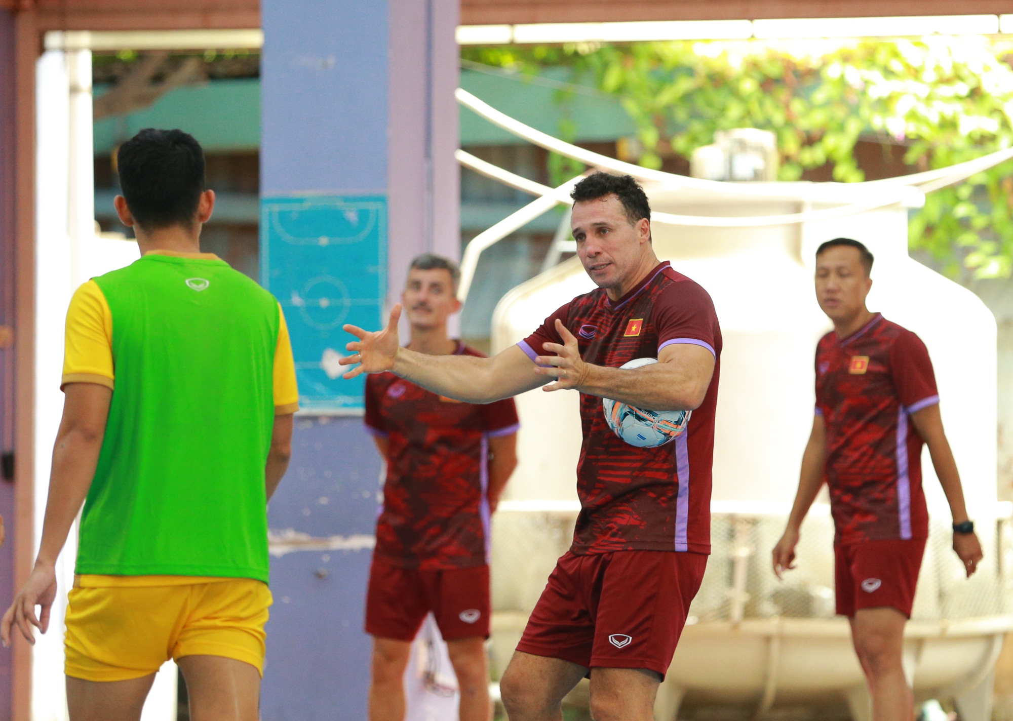 HLV tuyển Futsal Việt Nam tập trung cải thiện lối chơi cá nhân cho học trò - Ảnh 13.