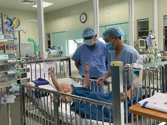 Đưa kỹ thuật cao giá 150.000 USD từ Mỹ về Việt Nam điều trị bệnh khó - Ảnh 1.