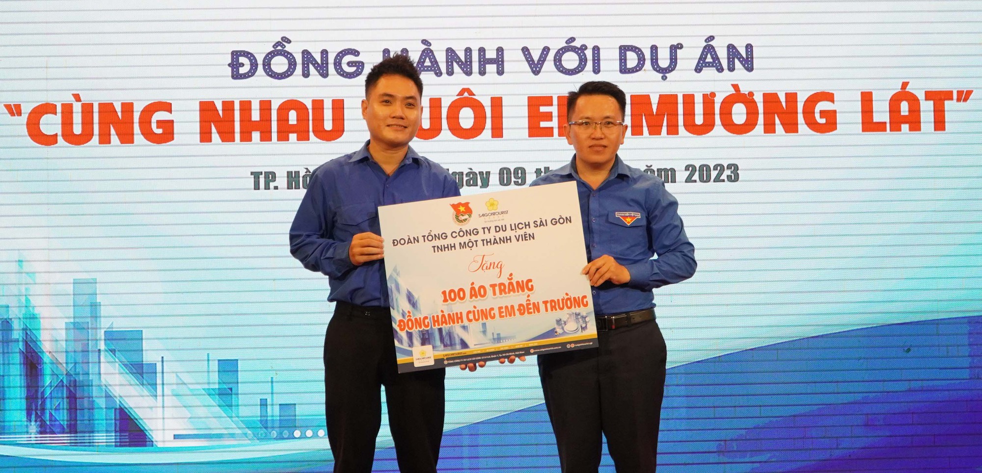 Thêm 150 học sinh được chăm lo từ Cùng nhau nuôi em Mường Lát - Ảnh 3.