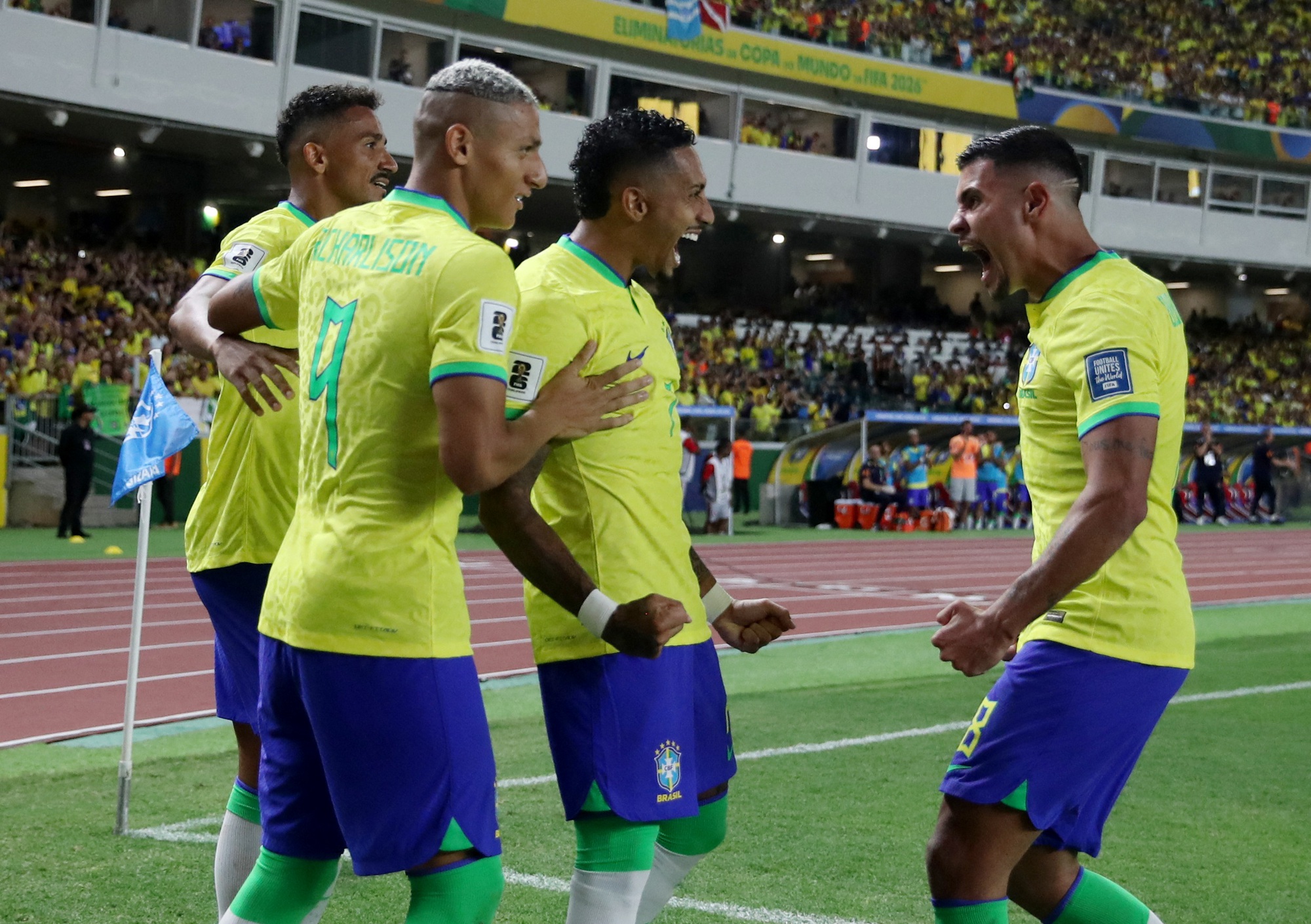 Neymar vượt kỷ lục của Vua Pele, Brazil thắng giòn giã Bolivia - Ảnh 4.