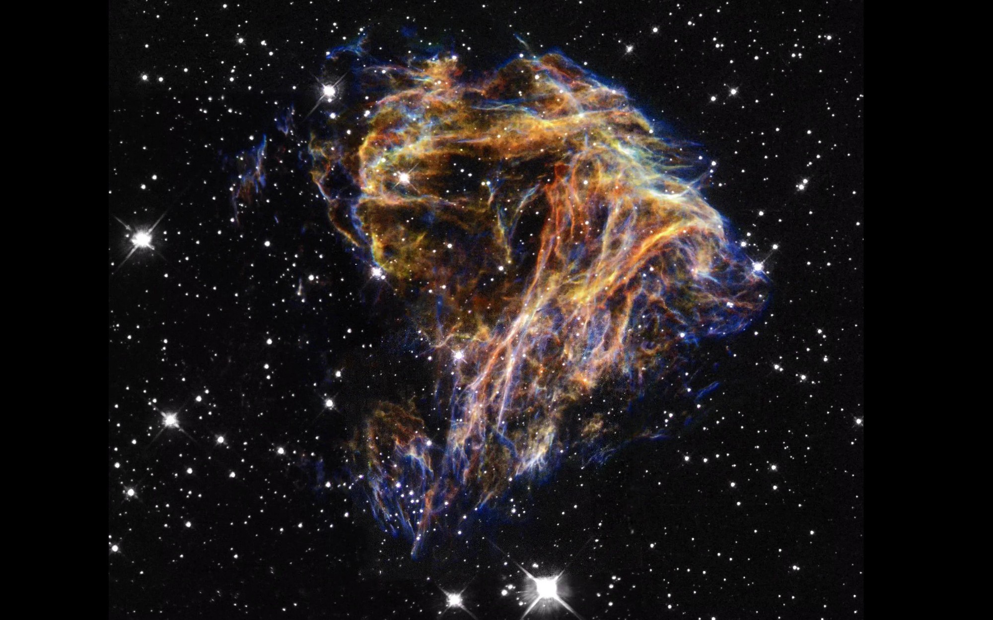 NASA: &quot;Pháo hoa&quot; rực sáng giữa vật thể đang lao vào dải Ngân Hà